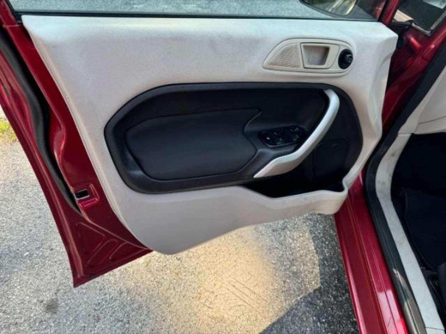 2011 RED Ford Fiesta SE Hatchback (3FADP4EJ6BM) with an 1.6L L4 DOHC 16V engine, 6-Speed Automatic transmission, located at 1806 Veterans Memorial Hwy SW, Austell, GA, 30168, (770) 944-9558, 33.817959, -84.606987 - Photo#7