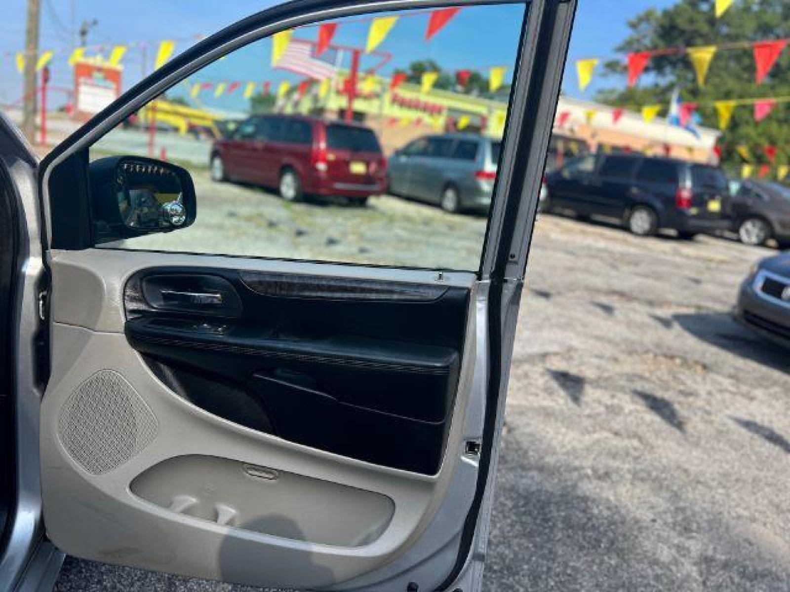 2011 Silver Dodge Grand Caravan Express (2D4RN4DG8BR) with an 3.6L V6 DOHC 24V engine, located at 1806 Veterans Memorial Hwy SW, Austell, GA, 30168, (770) 944-9558, 33.817959, -84.606987 - Photo #13
