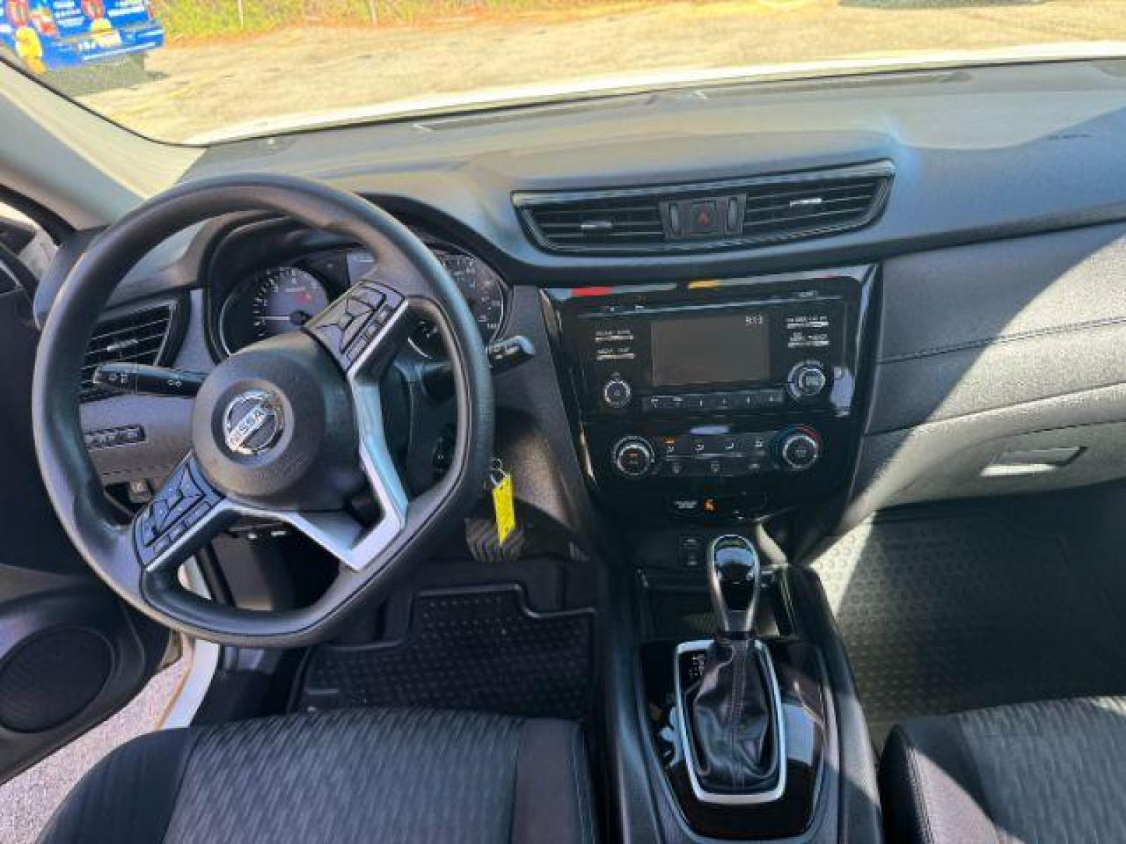 2011 Black /Black Cloth Interior Nissan Rogue SV FWD (JN8AS5MT0BW) with an 2.5L L4 DOHC 16V engine, Continuously Variabl transmission, located at 1806 Veterans Memorial Hwy SW, Austell, GA, 30168, (770) 944-9558, 33.817959, -84.606987 - Photo #12