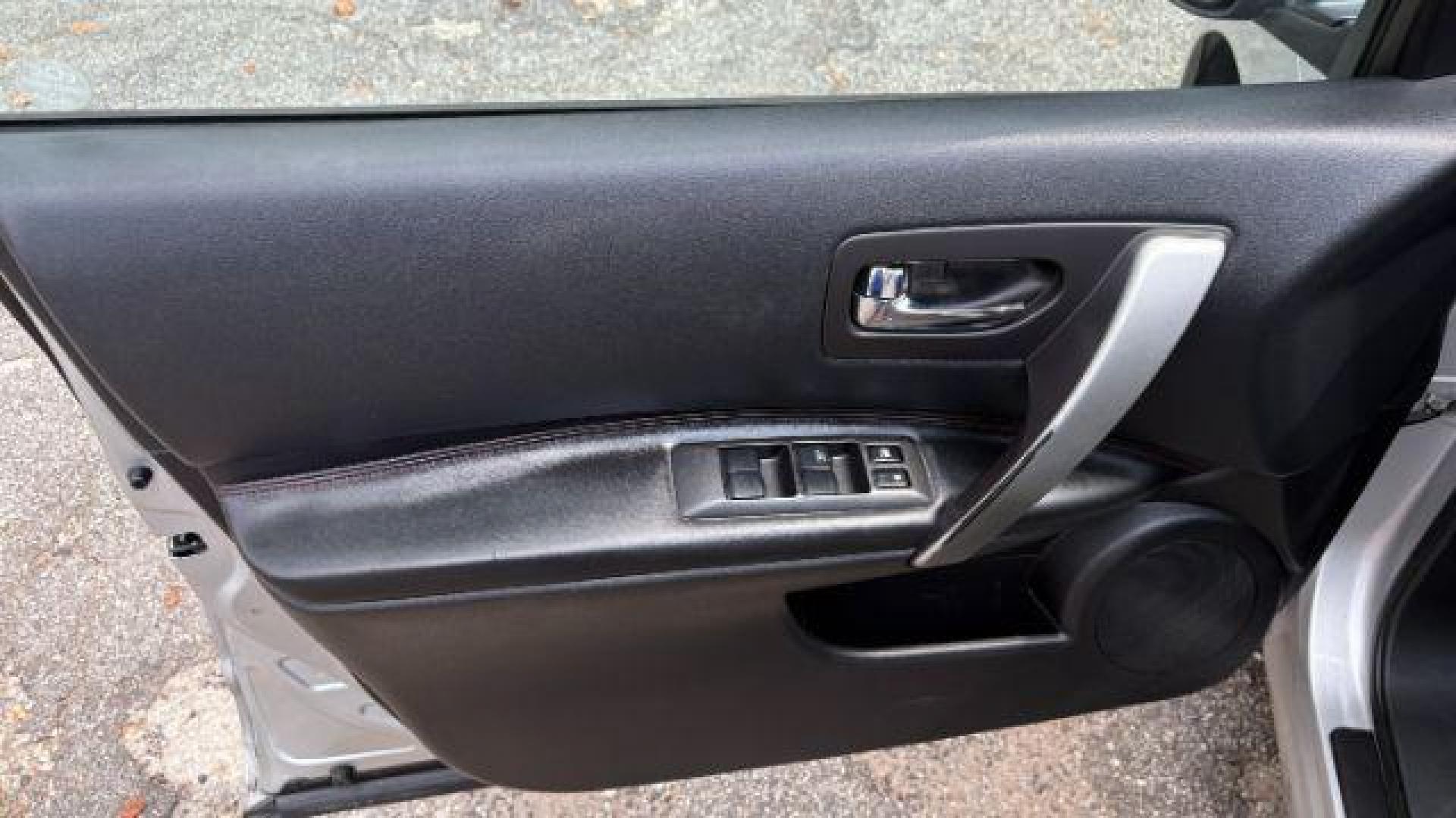 2010 Silver Nissan Rogue S AWD (JN8AS5MV4AW) with an 2.5L L4 DOHC 16V engine, Continuously Variabl transmission, located at 1806 Veterans Memorial Hwy SW, Austell, GA, 30168, (770) 944-9558, 33.817959, -84.606987 - Photo#10