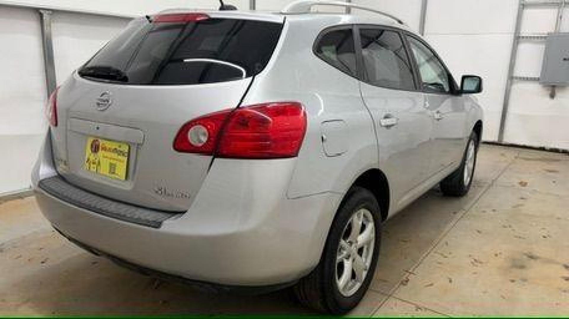 2010 Silver Nissan Rogue S AWD (JN8AS5MV4AW) with an 2.5L L4 DOHC 16V engine, Continuously Variabl transmission, located at 1806 Veterans Memorial Hwy SW, Austell, GA, 30168, (770) 944-9558, 33.817959, -84.606987 - Photo#5
