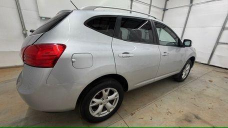 2010 Silver Nissan Rogue S AWD (JN8AS5MV4AW) with an 2.5L L4 DOHC 16V engine, Continuously Variabl transmission, located at 1806 Veterans Memorial Hwy SW, Austell, GA, 30168, (770) 944-9558, 33.817959, -84.606987 - Photo#6