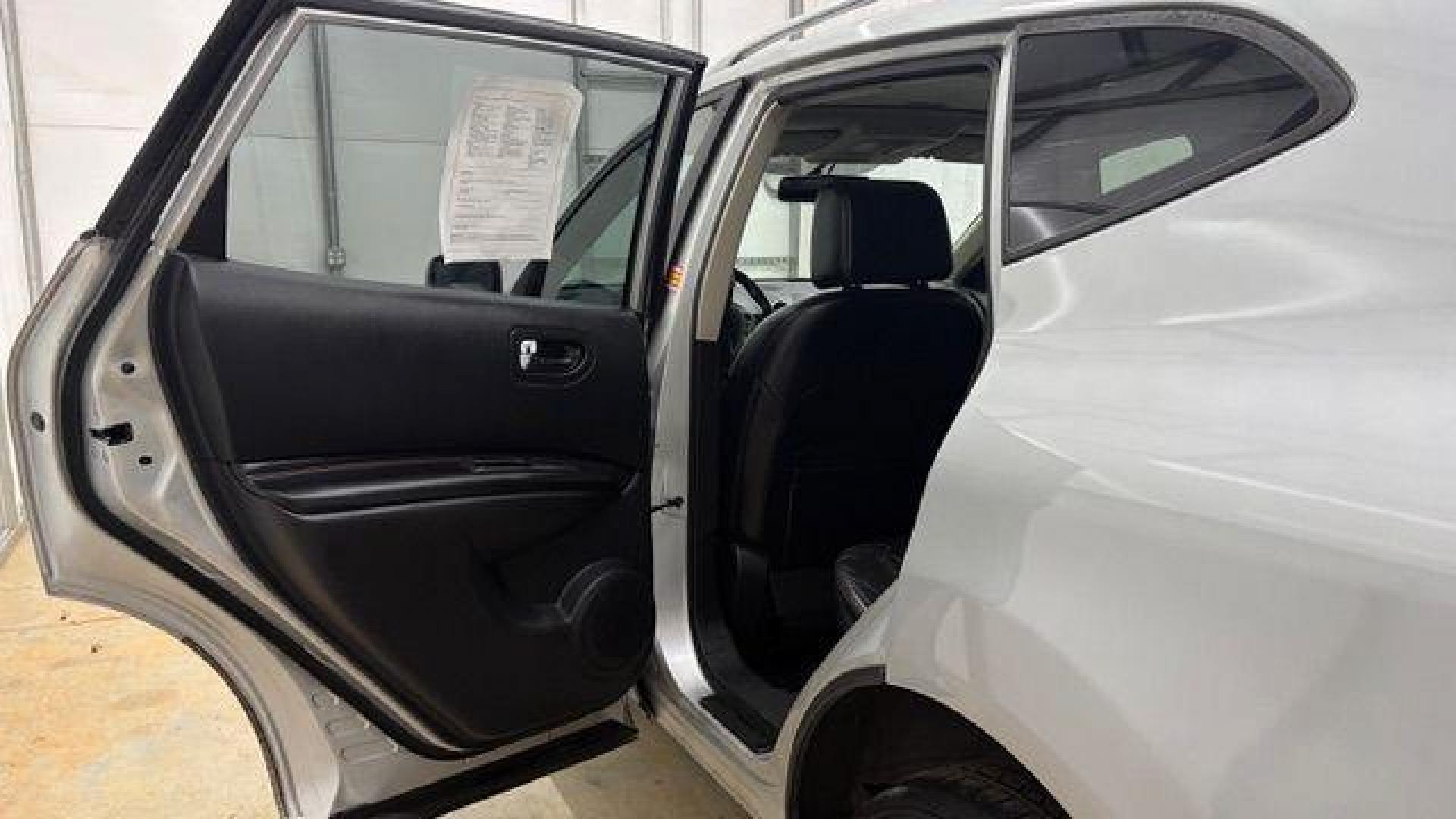 2010 Silver Nissan Rogue S AWD (JN8AS5MV4AW) with an 2.5L L4 DOHC 16V engine, Continuously Variabl transmission, located at 1806 Veterans Memorial Hwy SW, Austell, GA, 30168, (770) 944-9558, 33.817959, -84.606987 - Photo#13