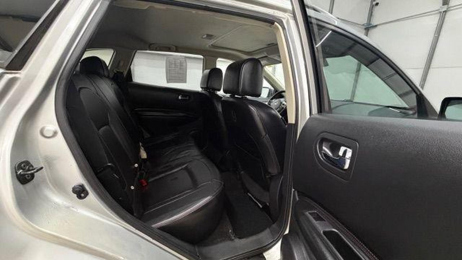 2010 Silver Nissan Rogue S AWD (JN8AS5MV4AW) with an 2.5L L4 DOHC 16V engine, Continuously Variabl transmission, located at 1806 Veterans Memorial Hwy SW, Austell, GA, 30168, (770) 944-9558, 33.817959, -84.606987 - Photo#17