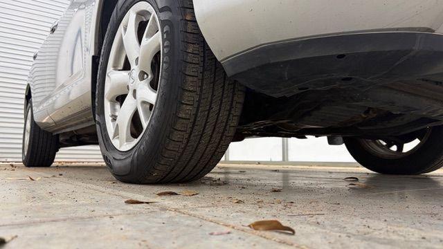 2010 Silver Nissan Rogue S AWD (JN8AS5MV4AW) with an 2.5L L4 DOHC 16V engine, Continuously Variabl transmission, located at 1806 Veterans Memorial Hwy SW, Austell, GA, 30168, (770) 944-9558, 33.817959, -84.606987 - Photo#19
