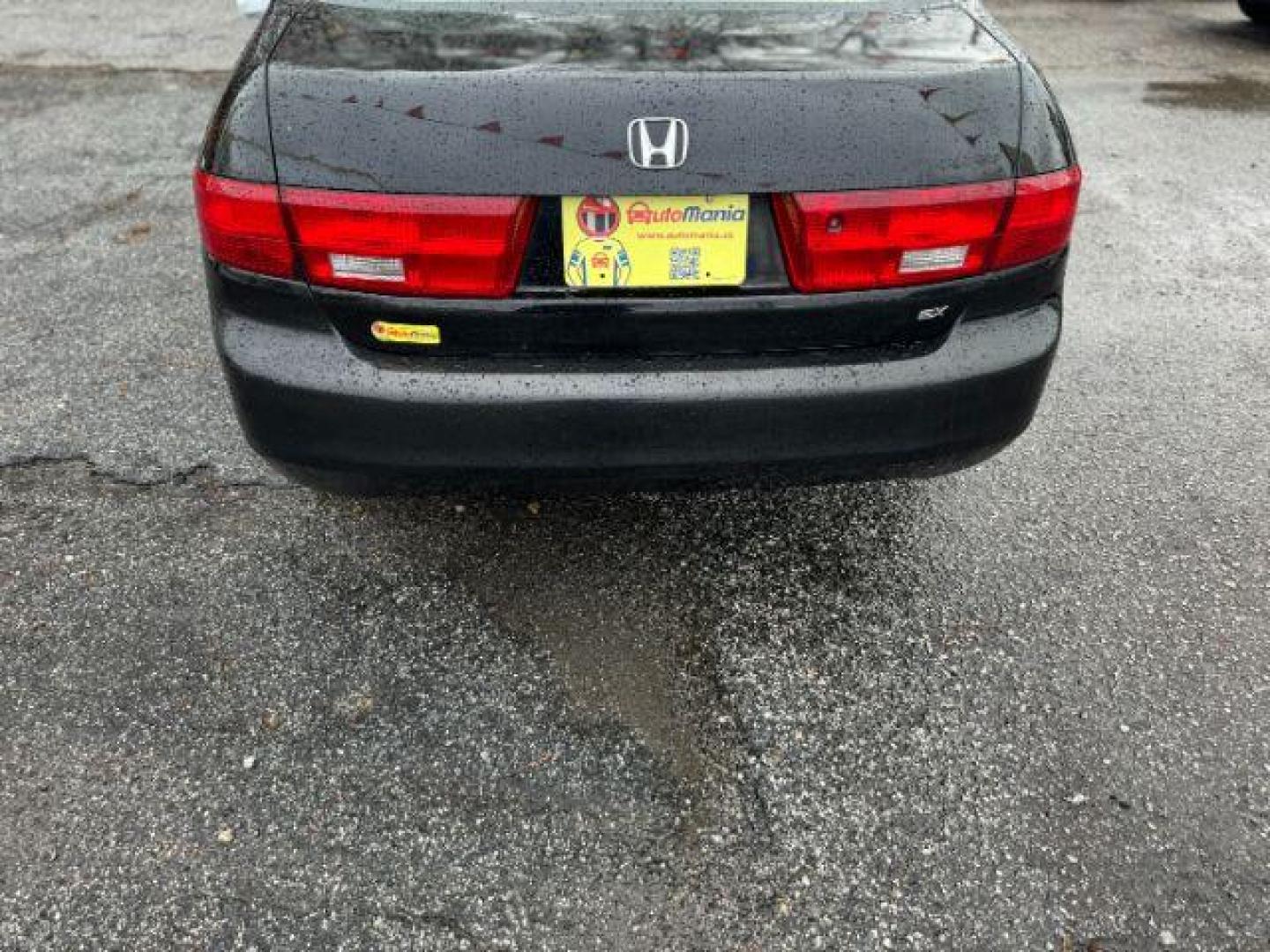 2005 Black Honda Accord EX-L Sedan AT with XM Radio (1HGCM56895A) with an 2.4L L4 DOHC 16V engine, 5-Speed Automatic transmission, located at 1806 Veterans Memorial Hwy SW, Austell, GA, 30168, (770) 944-9558, 33.817959, -84.606987 - Photo#4