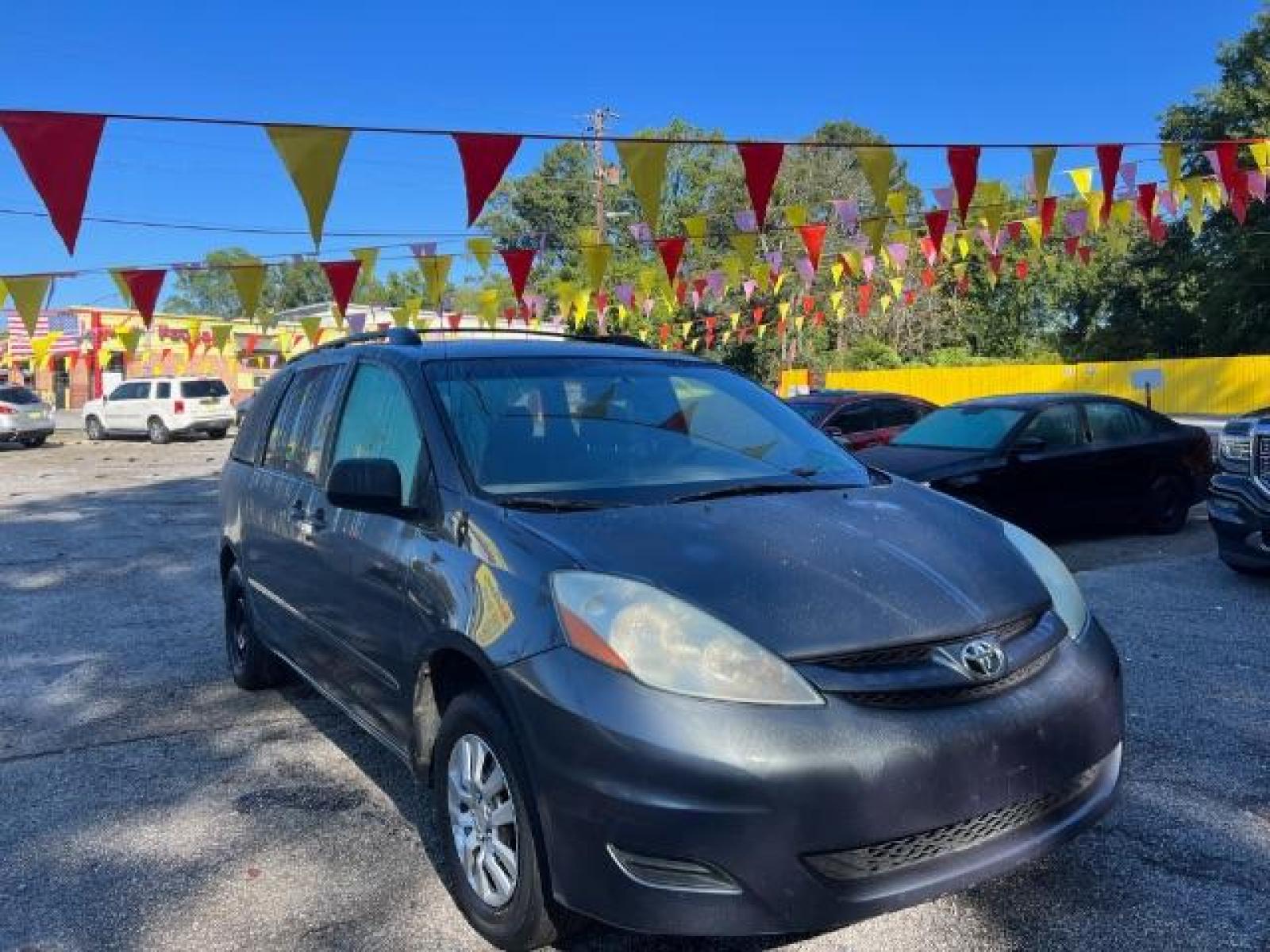 2006 Gray Toyota Sienna LE 7-Passenger (5TDZA23C76S) with an 3.3L V6 DOHC 24V engine, 5-Speed Automatic transmission, located at 1806 Veterans Memorial Hwy SW, Austell, GA, 30168, (770) 944-9558, 33.817959, -84.606987 - Photo #2