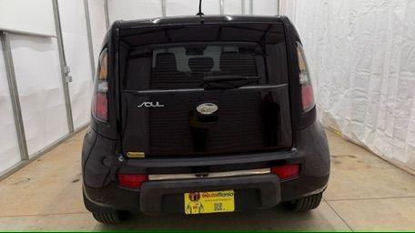 2010 Black Kia Soul + (KNDJT2A27A7) with an 2.0L L4 DOHC 16V engine, 4-Speed Automatic transmission, located at 1806 Veterans Memorial Hwy SW, Austell, GA, 30168, (770) 944-9558, 33.817959, -84.606987 - Photo#5