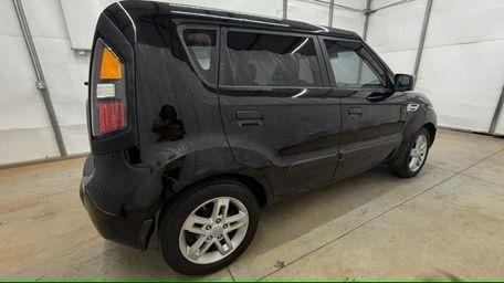 2010 Black Kia Soul + (KNDJT2A27A7) with an 2.0L L4 DOHC 16V engine, 4-Speed Automatic transmission, located at 1806 Veterans Memorial Hwy SW, Austell, GA, 30168, (770) 944-9558, 33.817959, -84.606987 - Photo#7