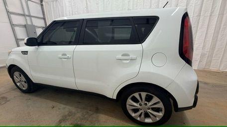 2016 White Kia Soul + (KNDJP3A58G7) with an 2.0L L4 DOHC 16V engine, 6-Speed Automatic transmission, located at 1806 Veterans Memorial Hwy SW, Austell, GA, 30168, (770) 944-9558, 33.817959, -84.606987 - Photo#2
