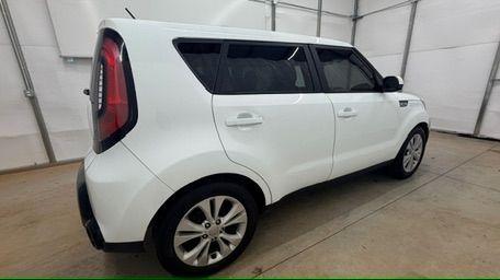 2016 White Kia Soul + (KNDJP3A58G7) with an 2.0L L4 DOHC 16V engine, 6-Speed Automatic transmission, located at 1806 Veterans Memorial Hwy SW, Austell, GA, 30168, (770) 944-9558, 33.817959, -84.606987 - Photo#6