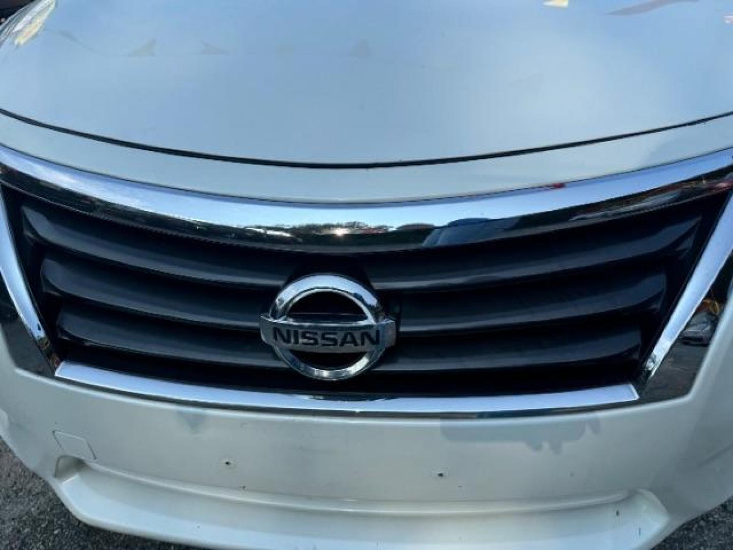 2013 WHITE Nissan Altima 2.5 (1N4AL3AP6DC) with an 2.5L L4 DOHC 16V engine, 6-Speed Manual transmission, located at 1806 Veterans Memorial Hwy SW, Austell, GA, 30168, (770) 944-9558, 33.817959, -84.606987 - Photo#17
