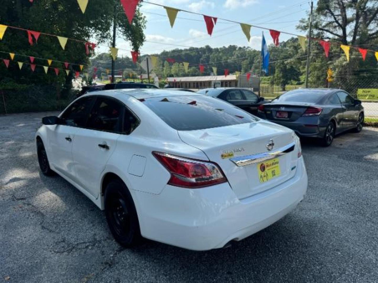 2013 WHITE Nissan Altima 2.5 (1N4AL3AP6DC) with an 2.5L L4 DOHC 16V engine, 6-Speed Manual transmission, located at 1806 Veterans Memorial Hwy SW, Austell, GA, 30168, (770) 944-9558, 33.817959, -84.606987 - Photo#4