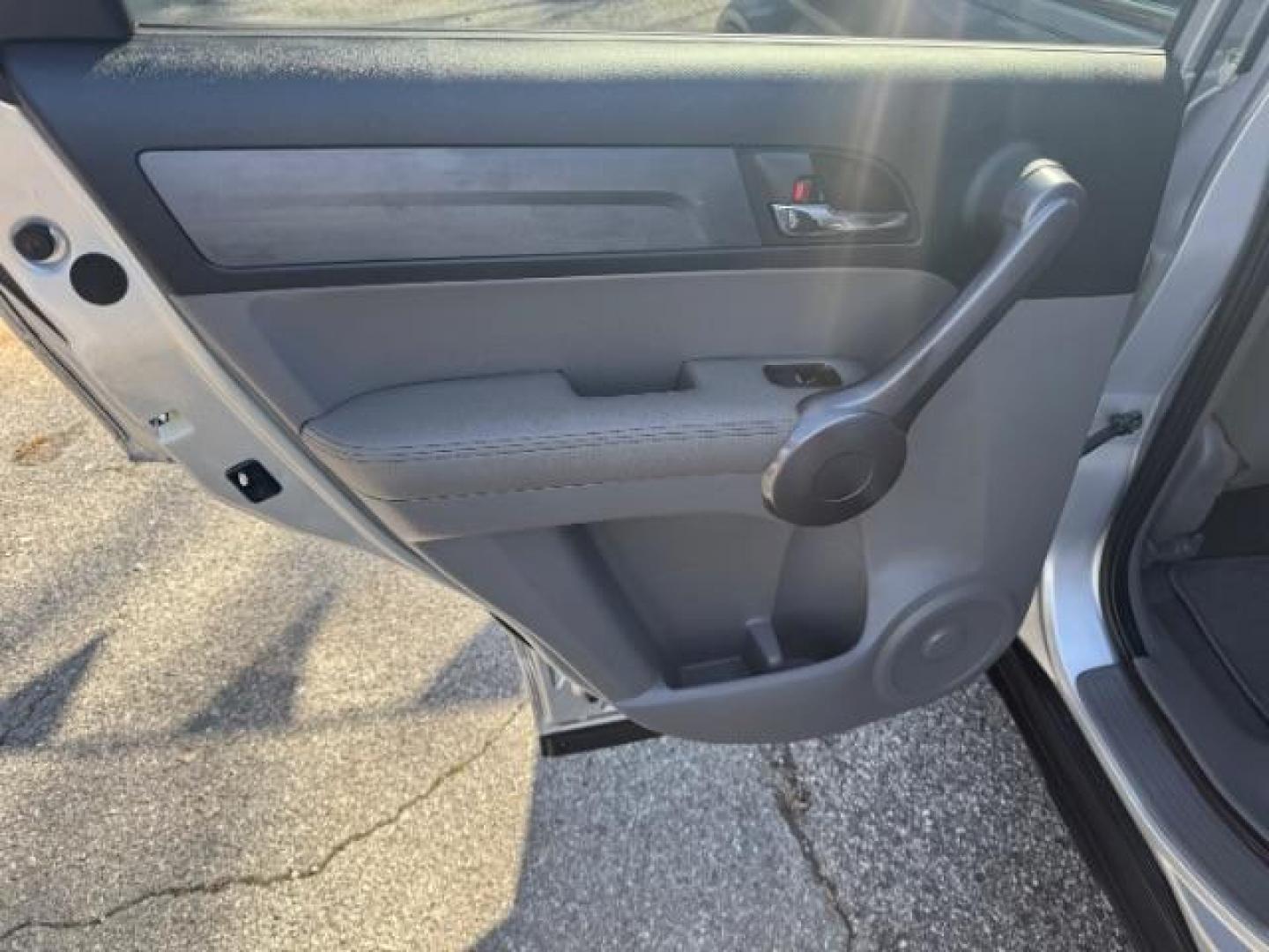 2009 Silver Honda CR-V EX-L 2WD 5-Speed AT (5J6RE38749L) with an 2.4L L4 DOHC 16V engine, 5-Speed Automatic transmission, located at 1806 Veterans Memorial Hwy SW, Austell, GA, 30168, (770) 944-9558, 33.817959, -84.606987 - Photo#12