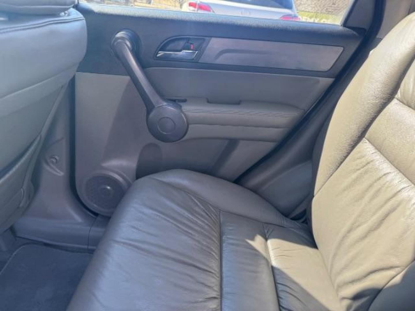 2009 Silver Honda CR-V EX-L 2WD 5-Speed AT (5J6RE38749L) with an 2.4L L4 DOHC 16V engine, 5-Speed Automatic transmission, located at 1806 Veterans Memorial Hwy SW, Austell, GA, 30168, (770) 944-9558, 33.817959, -84.606987 - Photo#13