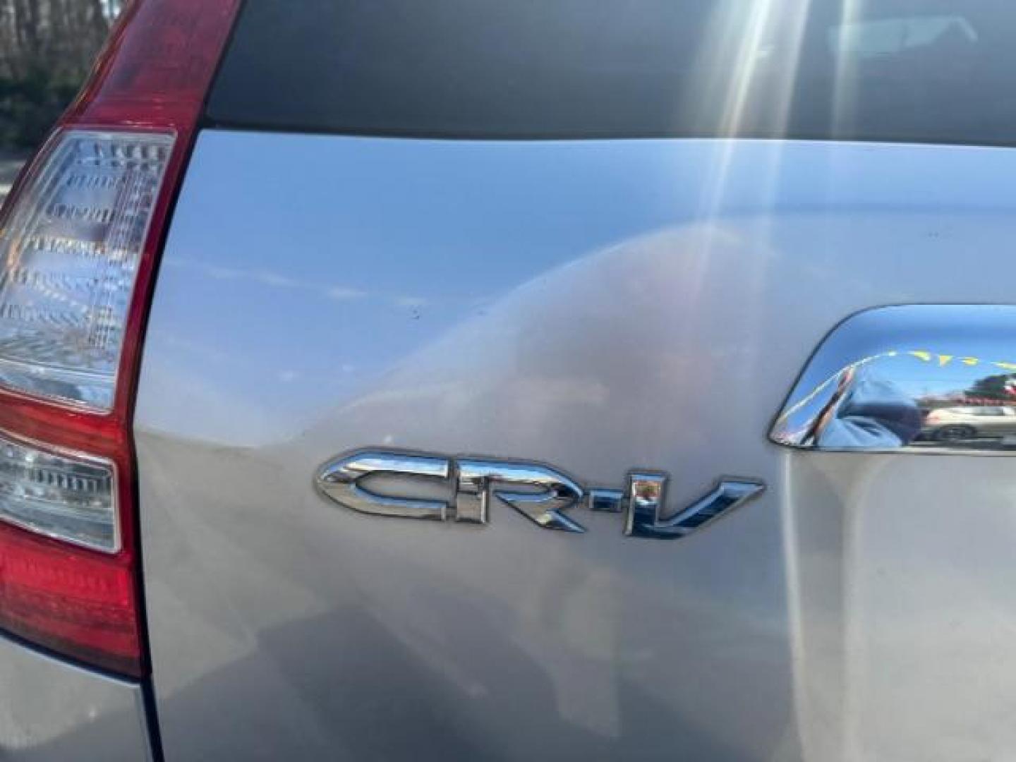 2009 Silver Honda CR-V EX-L 2WD 5-Speed AT (5J6RE38749L) with an 2.4L L4 DOHC 16V engine, 5-Speed Automatic transmission, located at 1806 Veterans Memorial Hwy SW, Austell, GA, 30168, (770) 944-9558, 33.817959, -84.606987 - Photo#18