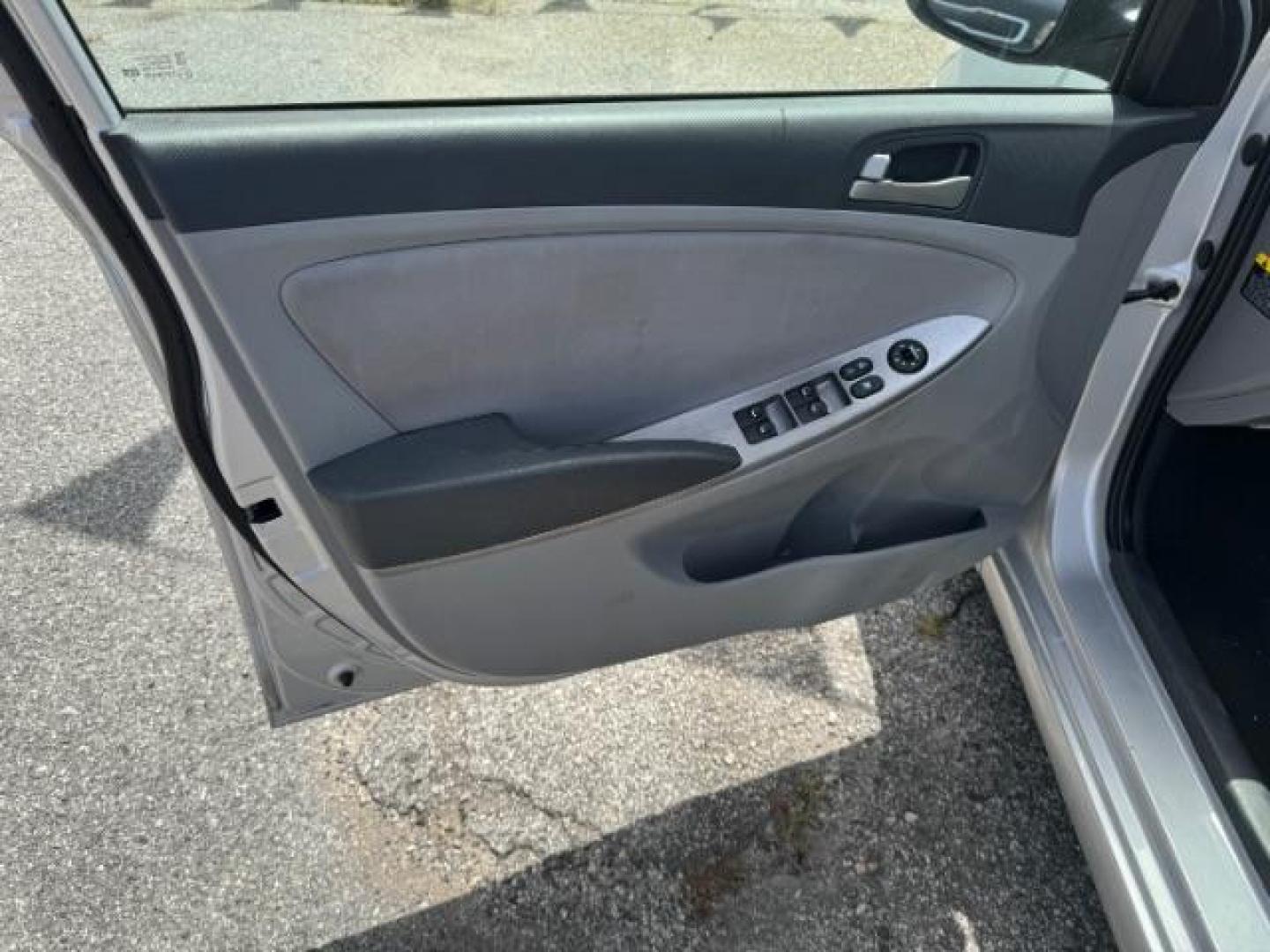 2017 Gray Hyundai Accent SE 4-Door 6A (KMHCT4AE4HU) with an 1.6L L4 DOHC 16V engine, 6-Speed Automatic transmission, located at 1806 Veterans Memorial Hwy SW, Austell, GA, 30168, (770) 944-9558, 33.817959, -84.606987 - Photo#6