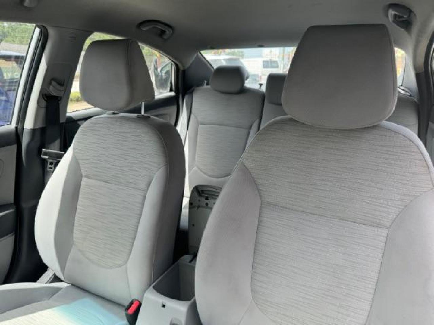 2017 Gray Hyundai Accent SE 4-Door 6A (KMHCT4AE4HU) with an 1.6L L4 DOHC 16V engine, 6-Speed Automatic transmission, located at 1806 Veterans Memorial Hwy SW, Austell, GA, 30168, (770) 944-9558, 33.817959, -84.606987 - Photo#7