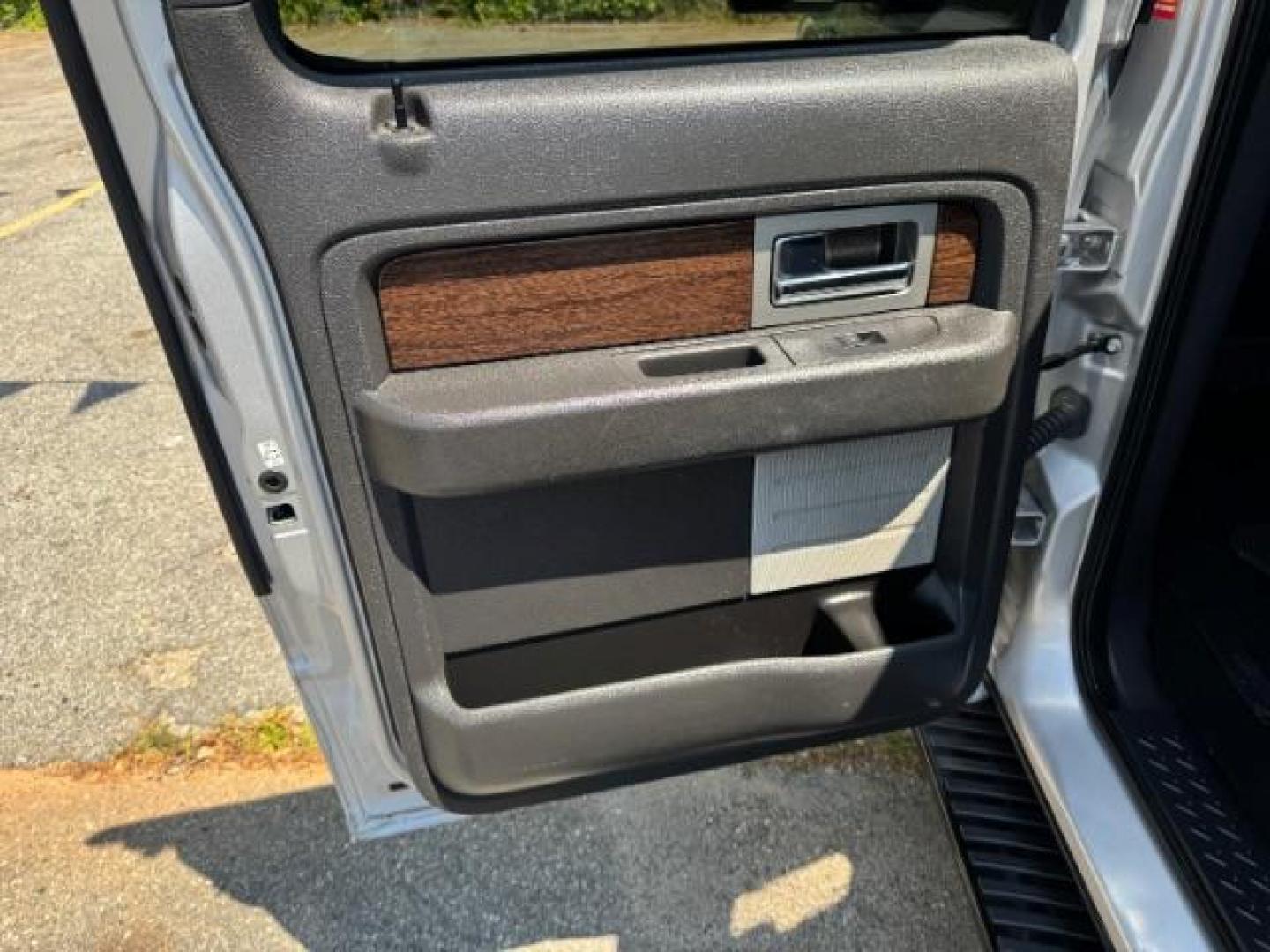 2014 Silver Ford F-150 LARIAT (1FTFW1CT0EK) with an 3.5L V6 TURBO engine, 6-Speed Automatic transmission, located at 1806 Veterans Memorial Hwy SW, Austell, GA, 30168, (770) 944-9558, 33.817959, -84.606987 - Photo#10