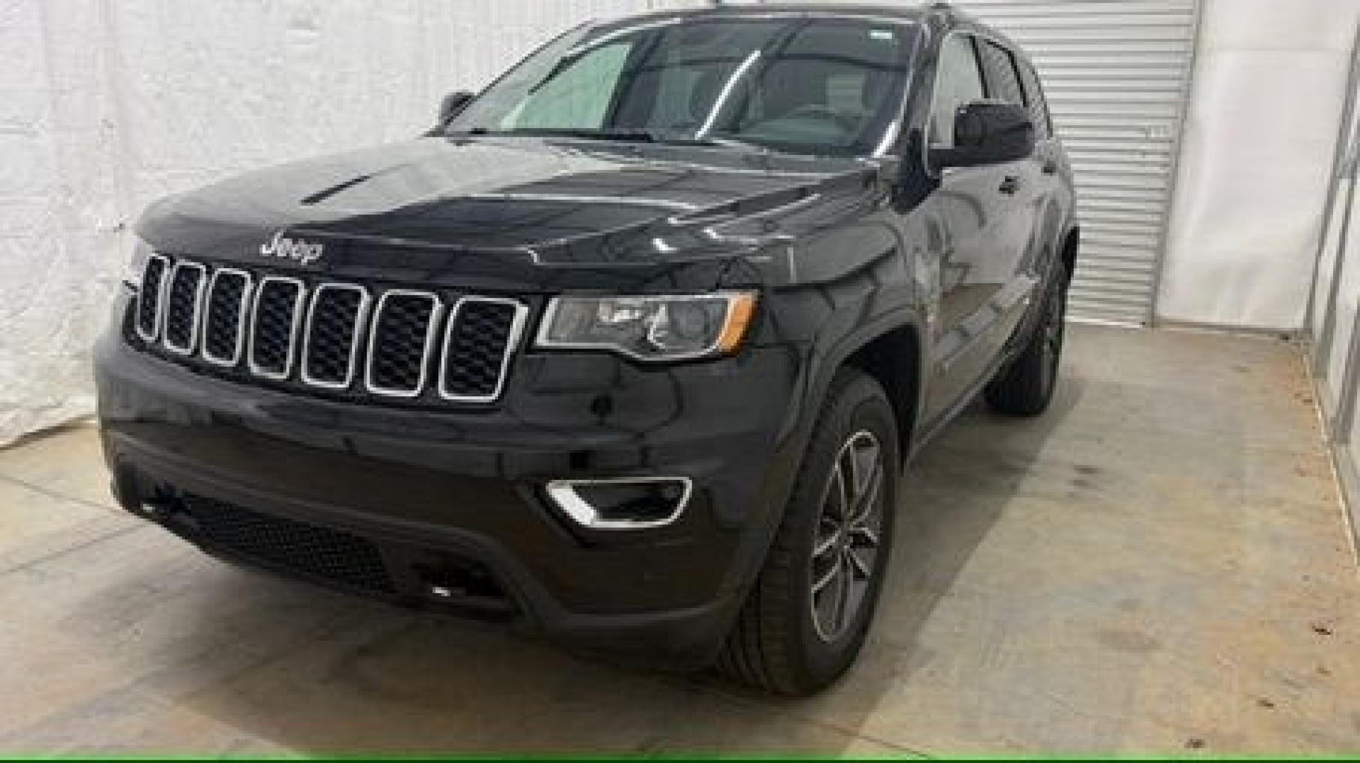 2014 Gray Jeep Cherokee Latitude FWD (1C4PJLCB4EW) with an 2.4L L4 DOHC 16V engine, 9-Speed Automatic transmission, located at 1806 Veterans Memorial Hwy SW, Austell, GA, 30168, (770) 944-9558, 33.817959, -84.606987- Photo#0