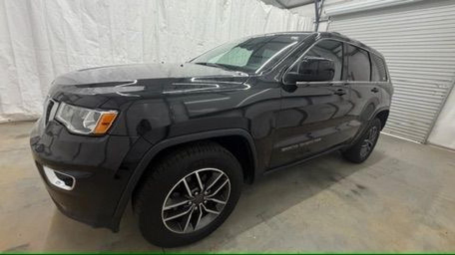 2014 Gray Jeep Cherokee Latitude FWD (1C4PJLCB4EW) with an 2.4L L4 DOHC 16V engine, 9-Speed Automatic transmission, located at 1806 Veterans Memorial Hwy SW, Austell, GA, 30168, (770) 944-9558, 33.817959, -84.606987- Photo#1