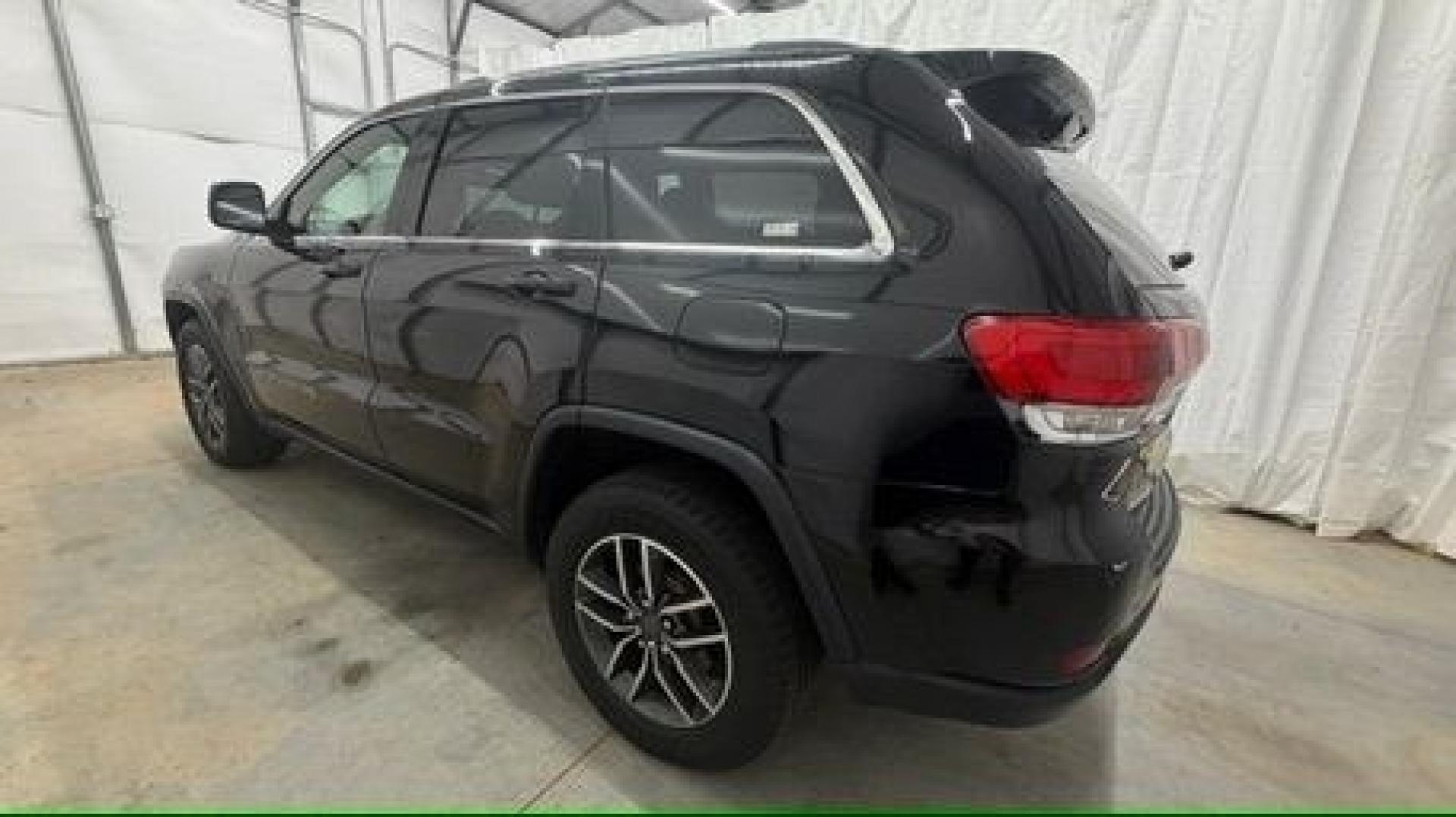 2014 Gray Jeep Cherokee Latitude FWD (1C4PJLCB4EW) with an 2.4L L4 DOHC 16V engine, 9-Speed Automatic transmission, located at 1806 Veterans Memorial Hwy SW, Austell, GA, 30168, (770) 944-9558, 33.817959, -84.606987- Photo#2