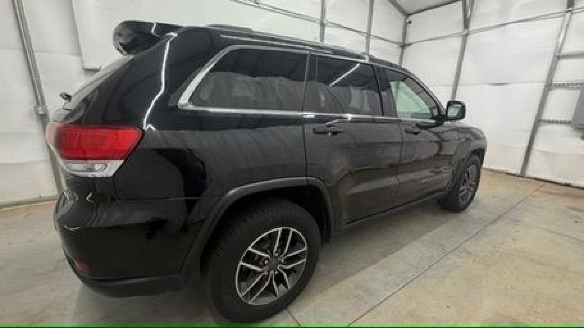 2014 Gray Jeep Cherokee Latitude FWD (1C4PJLCB4EW) with an 2.4L L4 DOHC 16V engine, 9-Speed Automatic transmission, located at 1806 Veterans Memorial Hwy SW, Austell, GA, 30168, (770) 944-9558, 33.817959, -84.606987- Photo#6