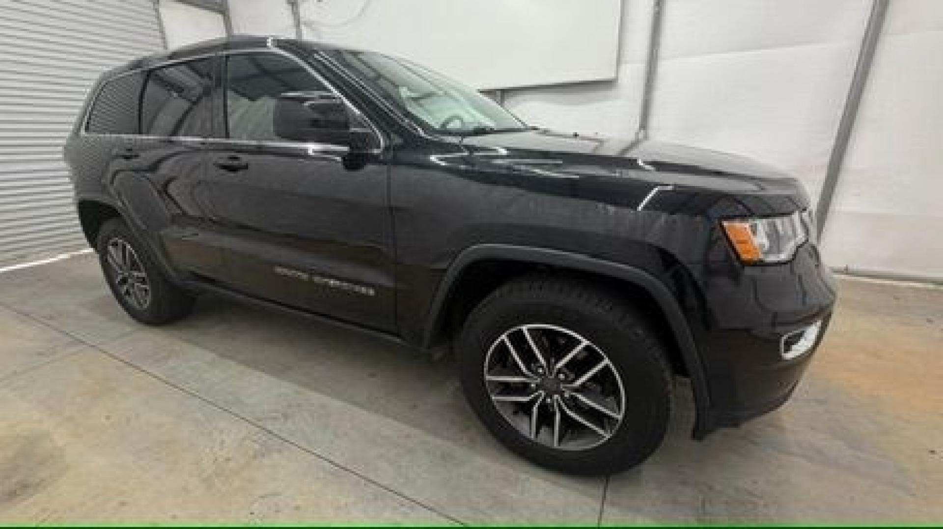 2014 Gray Jeep Cherokee Latitude FWD (1C4PJLCB4EW) with an 2.4L L4 DOHC 16V engine, 9-Speed Automatic transmission, located at 1806 Veterans Memorial Hwy SW, Austell, GA, 30168, (770) 944-9558, 33.817959, -84.606987- Photo#7