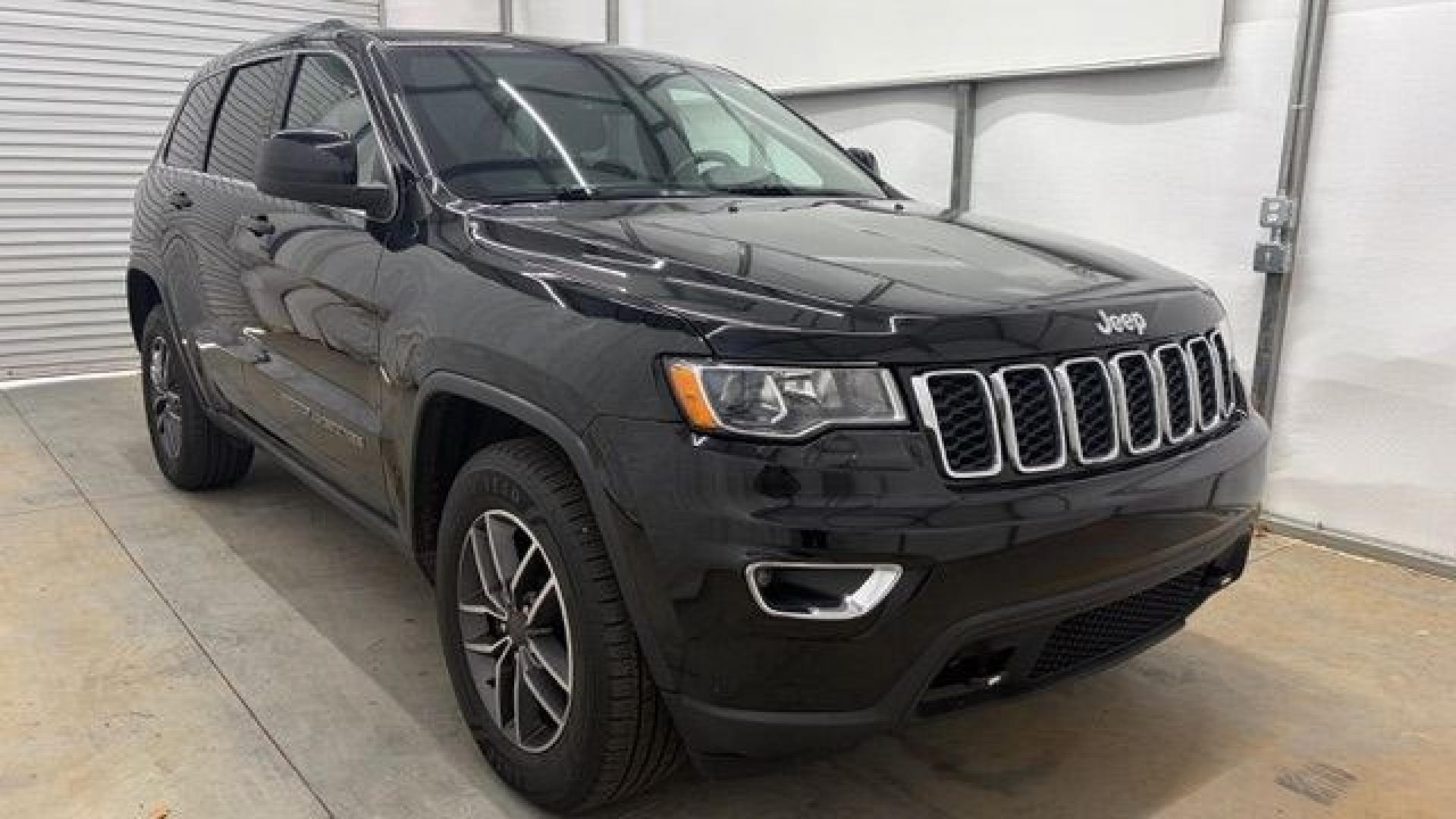 2014 Gray Jeep Cherokee Latitude FWD (1C4PJLCB4EW) with an 2.4L L4 DOHC 16V engine, 9-Speed Automatic transmission, located at 1806 Veterans Memorial Hwy SW, Austell, GA, 30168, (770) 944-9558, 33.817959, -84.606987- Photo#8
