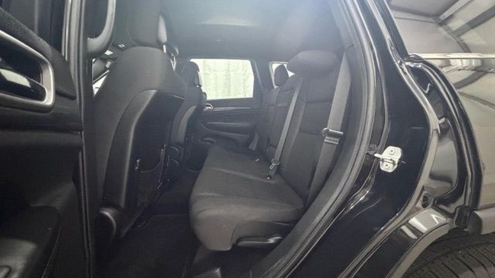 2014 Gray Jeep Cherokee Latitude FWD (1C4PJLCB4EW) with an 2.4L L4 DOHC 16V engine, 9-Speed Automatic transmission, located at 1806 Veterans Memorial Hwy SW, Austell, GA, 30168, (770) 944-9558, 33.817959, -84.606987- Photo#14
