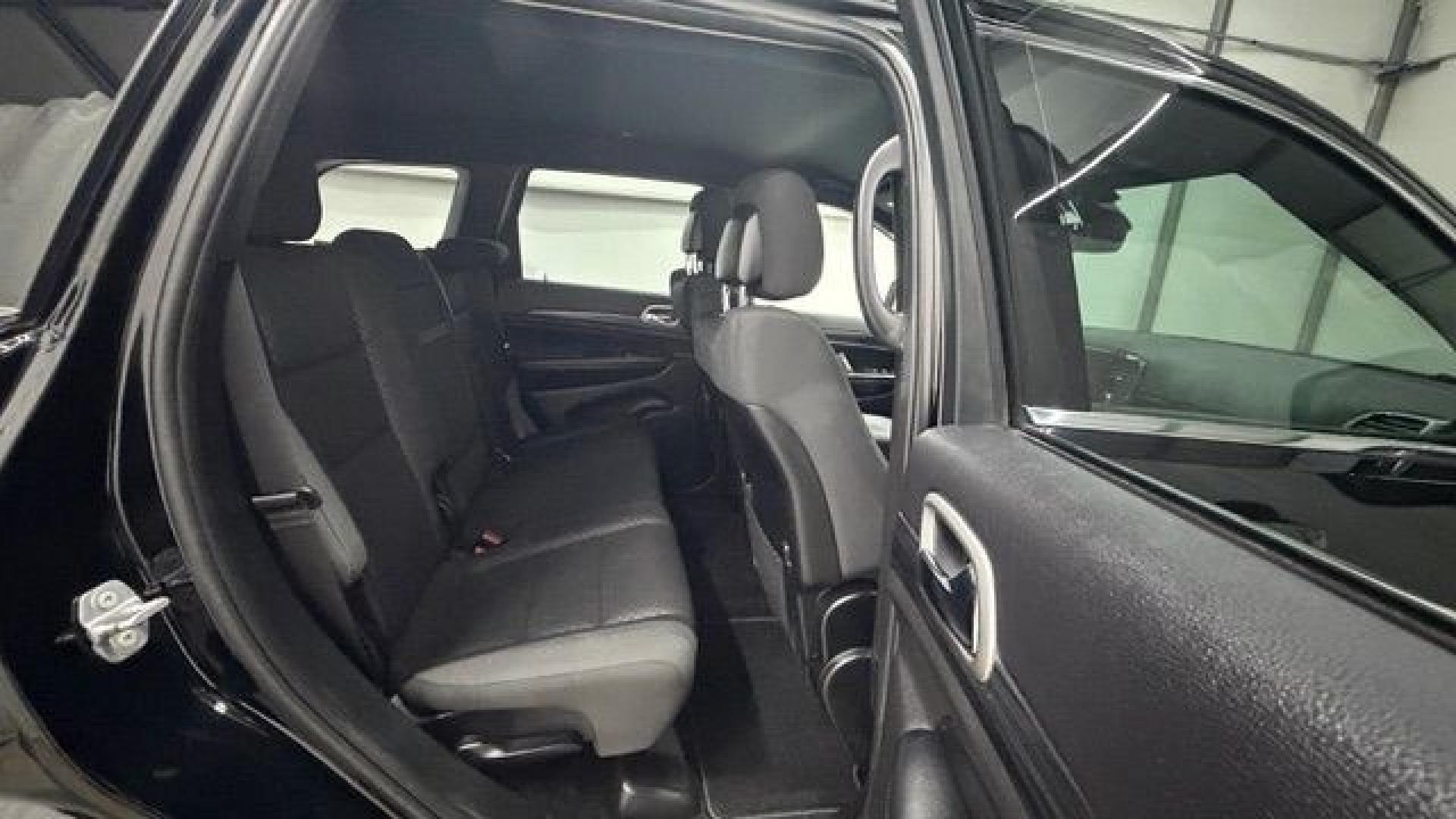 2014 Gray Jeep Cherokee Latitude FWD (1C4PJLCB4EW) with an 2.4L L4 DOHC 16V engine, 9-Speed Automatic transmission, located at 1806 Veterans Memorial Hwy SW, Austell, GA, 30168, (770) 944-9558, 33.817959, -84.606987- Photo#17