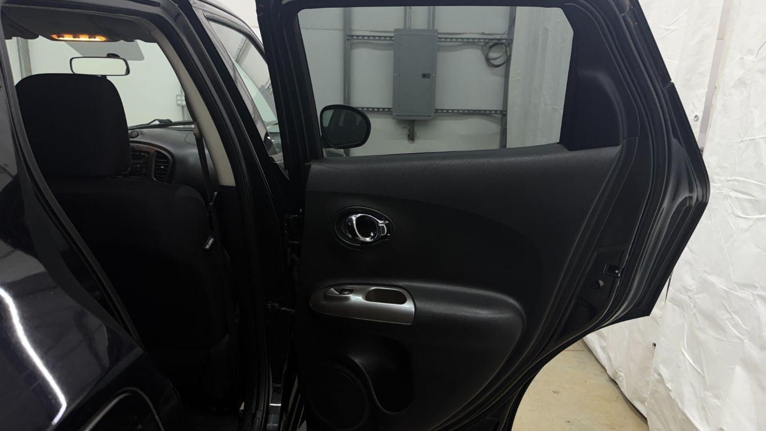 2014 Nissan Juke S FWD (JN8AF5MR5ET) with an 1.6L L4 DOHC 16V TURBO engine, Continuously Variable Transmission transmission, located at 1806 Veterans Memorial Hwy SW, Austell, GA, 30168, (770) 944-9558, 33.817959, -84.606987 - Photo#12