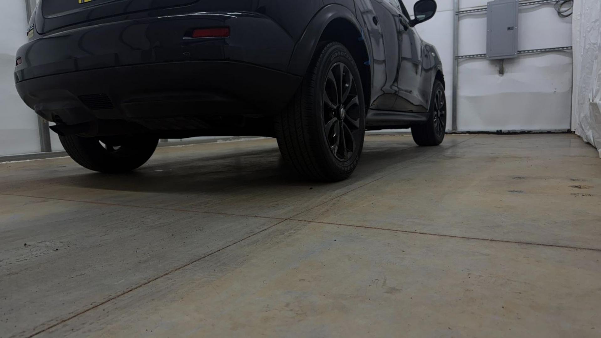 2014 Nissan Juke S FWD (JN8AF5MR5ET) with an 1.6L L4 DOHC 16V TURBO engine, Continuously Variable Transmission transmission, located at 1806 Veterans Memorial Hwy SW, Austell, GA, 30168, (770) 944-9558, 33.817959, -84.606987 - Photo#17