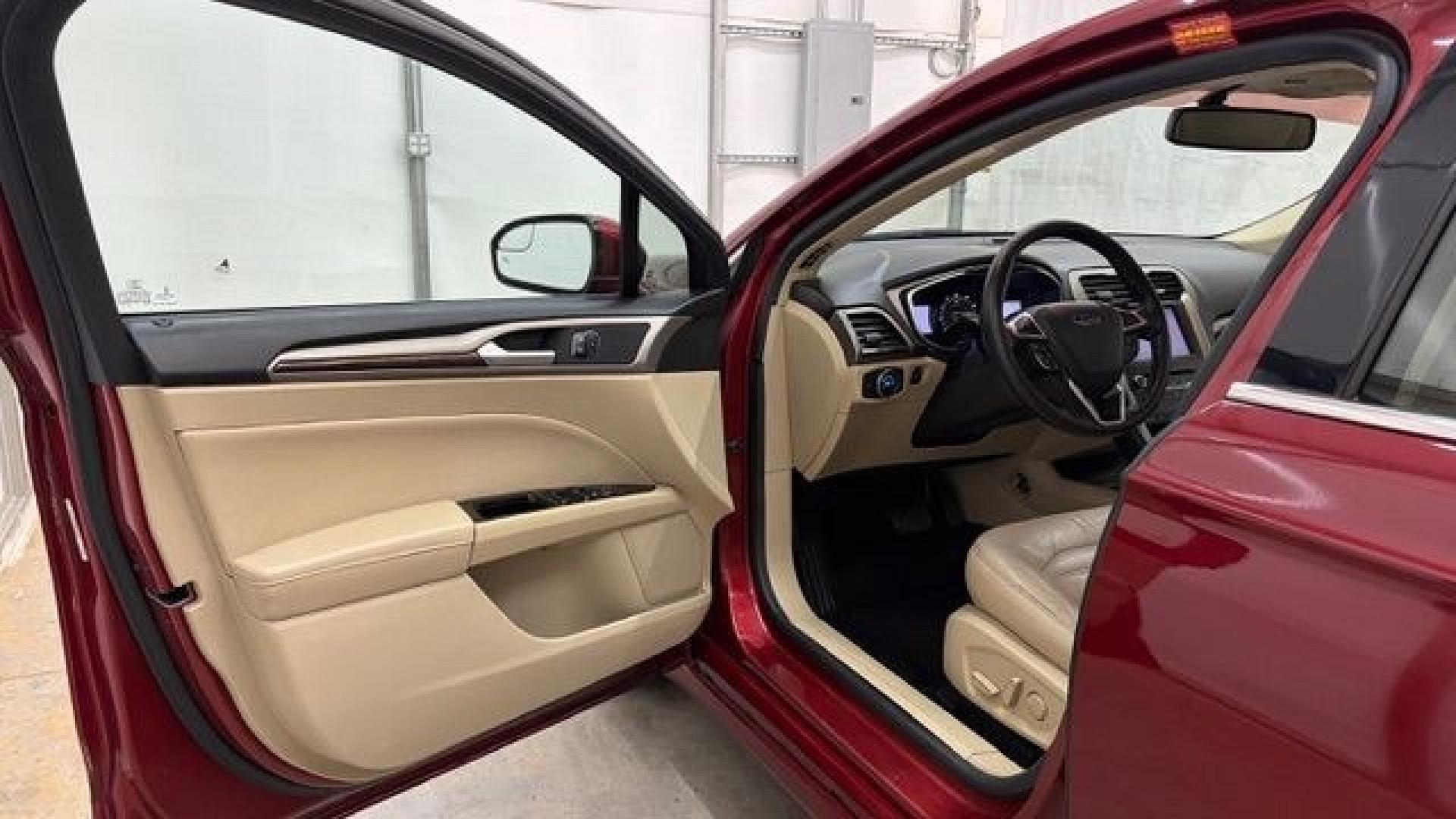 2013 Red Ford Fusion SE (3FA6P0H95DR) with an 2.0L L4 DOHC 16V engine, located at 1806 Veterans Memorial Hwy SW, Austell, GA, 30168, (770) 944-9558, 33.817959, -84.606987- Photo#10