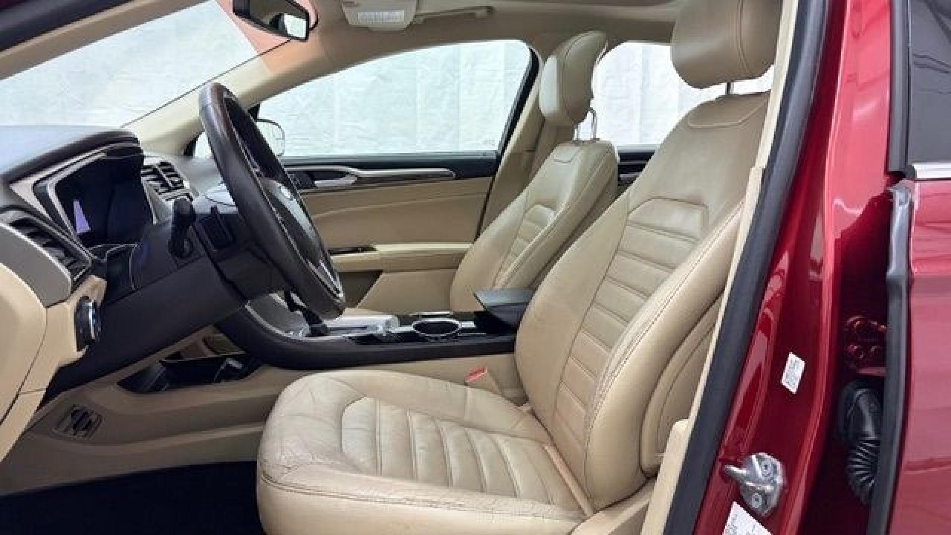 2013 Red Ford Fusion SE (3FA6P0H95DR) with an 2.0L L4 DOHC 16V engine, located at 1806 Veterans Memorial Hwy SW, Austell, GA, 30168, (770) 944-9558, 33.817959, -84.606987- Photo#11