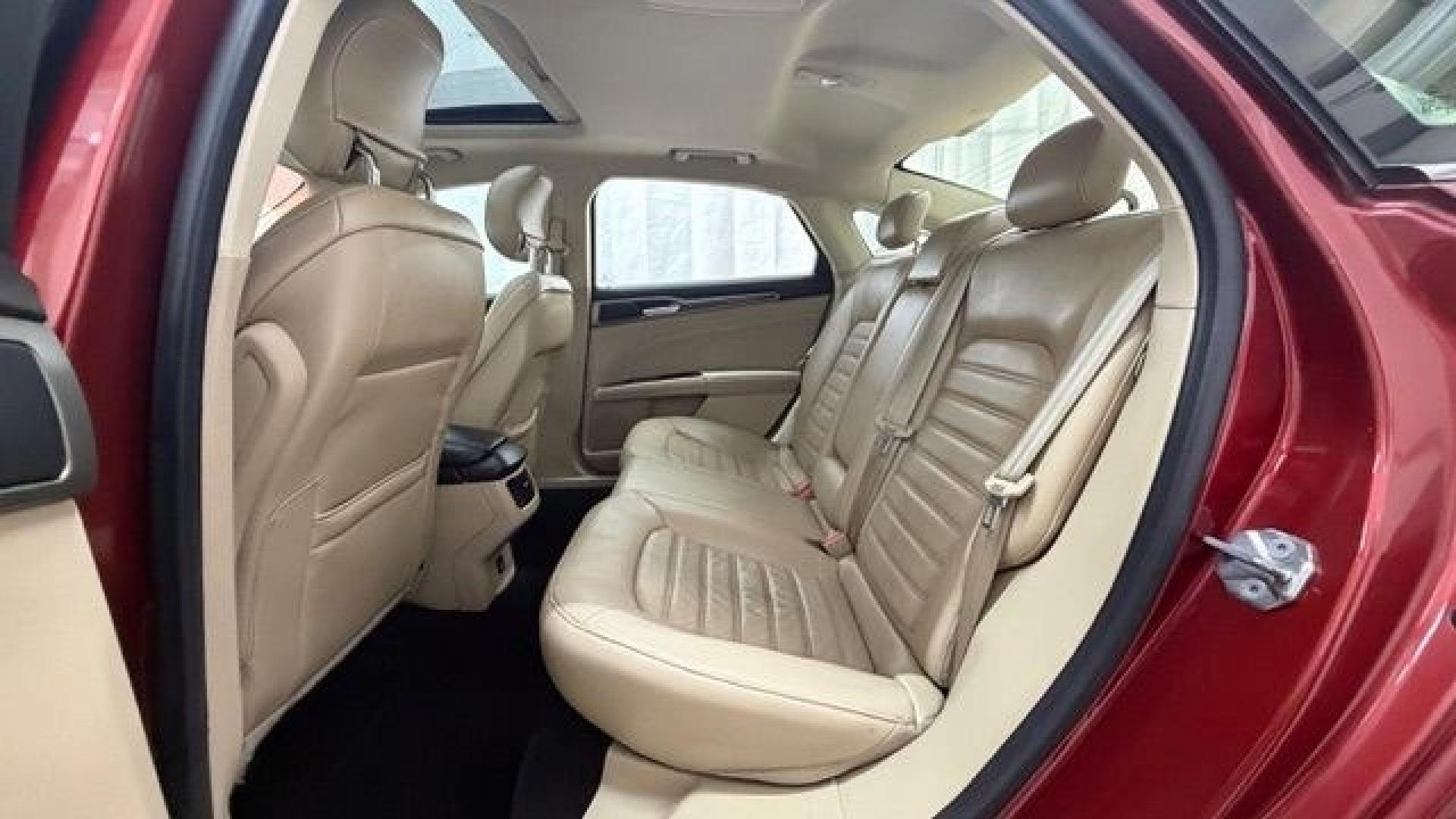 2013 Red Ford Fusion SE (3FA6P0H95DR) with an 2.0L L4 DOHC 16V engine, located at 1806 Veterans Memorial Hwy SW, Austell, GA, 30168, (770) 944-9558, 33.817959, -84.606987- Photo#14