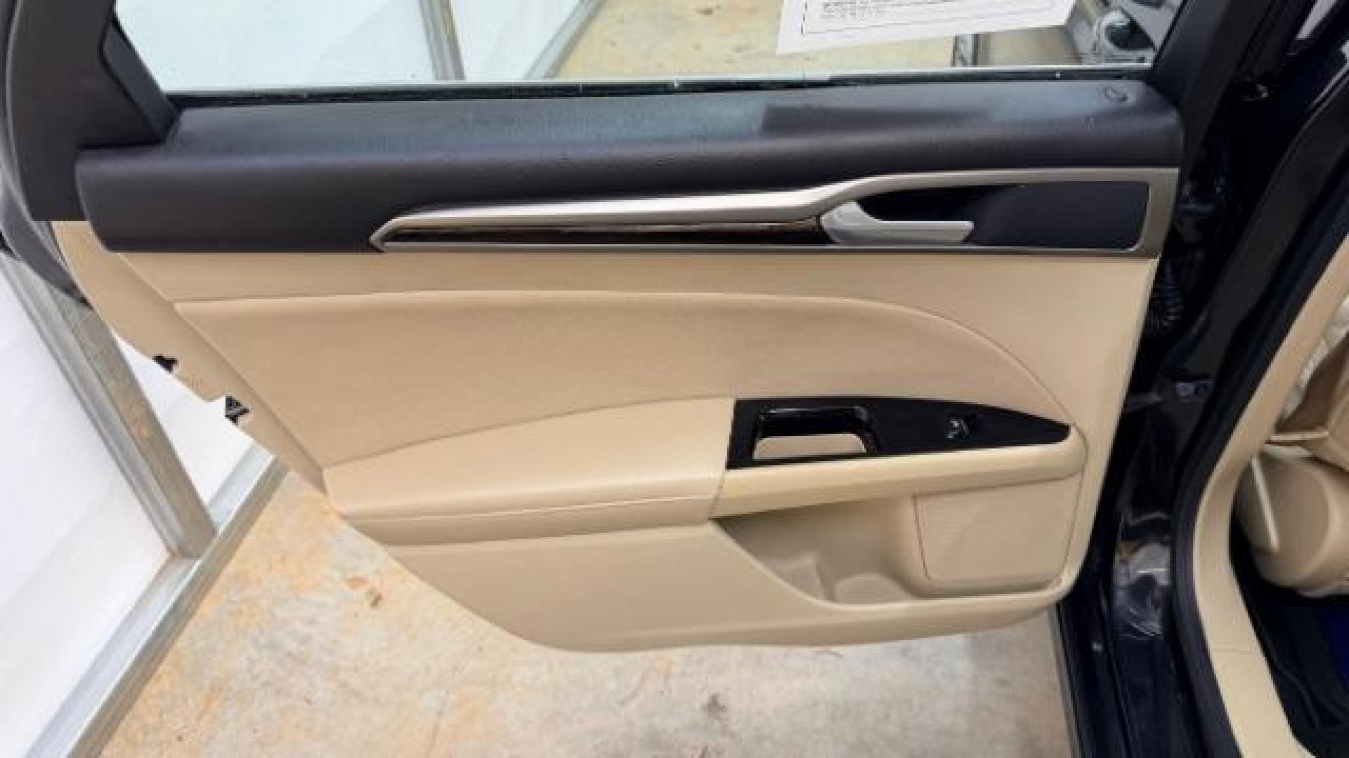 2013 Black Ford Fusion SE (3FA6P0HR9DR) with an 1.6L L4 DOHC 16V engine, located at 1806 Veterans Memorial Hwy SW, Austell, GA, 30168, (770) 944-9558, 33.817959, -84.606987 - Photo#13