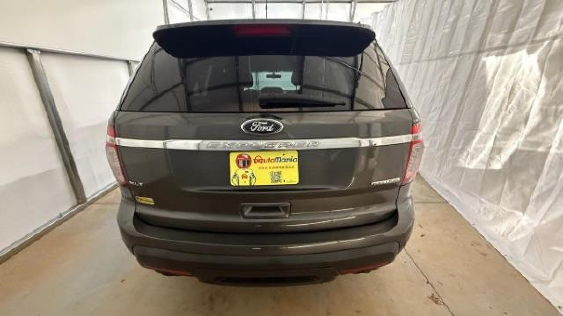 2015 Gray Ford Explorer XLT FWD (1FM5K7D81FG) with an 3.5L V6 DOHC 24V engine, 6-Speed Automatic transmission, located at 1806 Veterans Memorial Hwy SW, Austell, GA, 30168, (770) 944-9558, 33.817959, -84.606987 - Photo#7