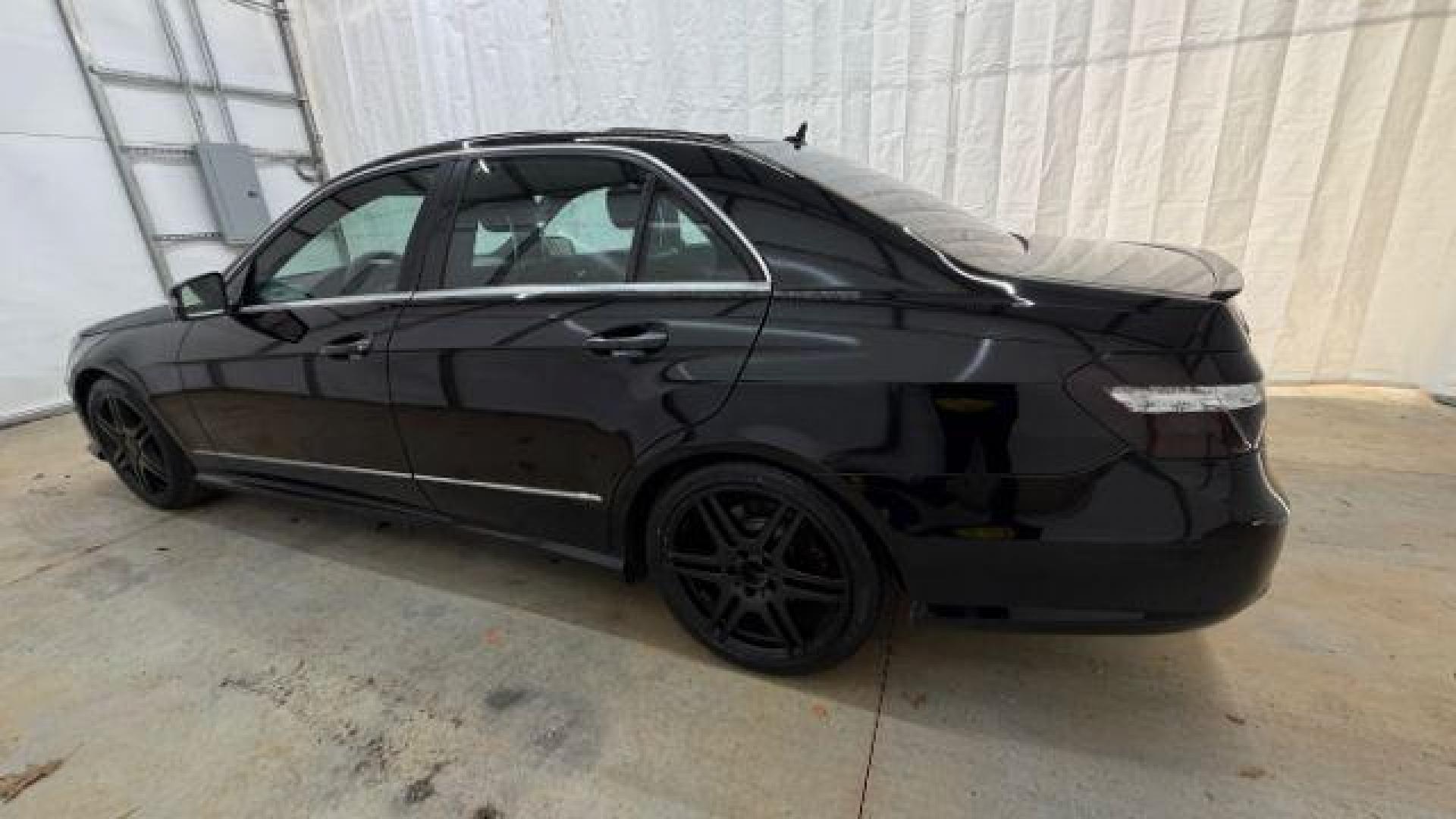 2010 Black Mercedes-Benz E-Class E350 Sedan (WDDHF5GB2AA) with an 3.5L V6 DOHC 24V engine, 7-Speed Automatic transmission, located at 1806 Veterans Memorial Hwy SW, Austell, GA, 30168, (770) 944-9558, 33.817959, -84.606987 - Photo#2