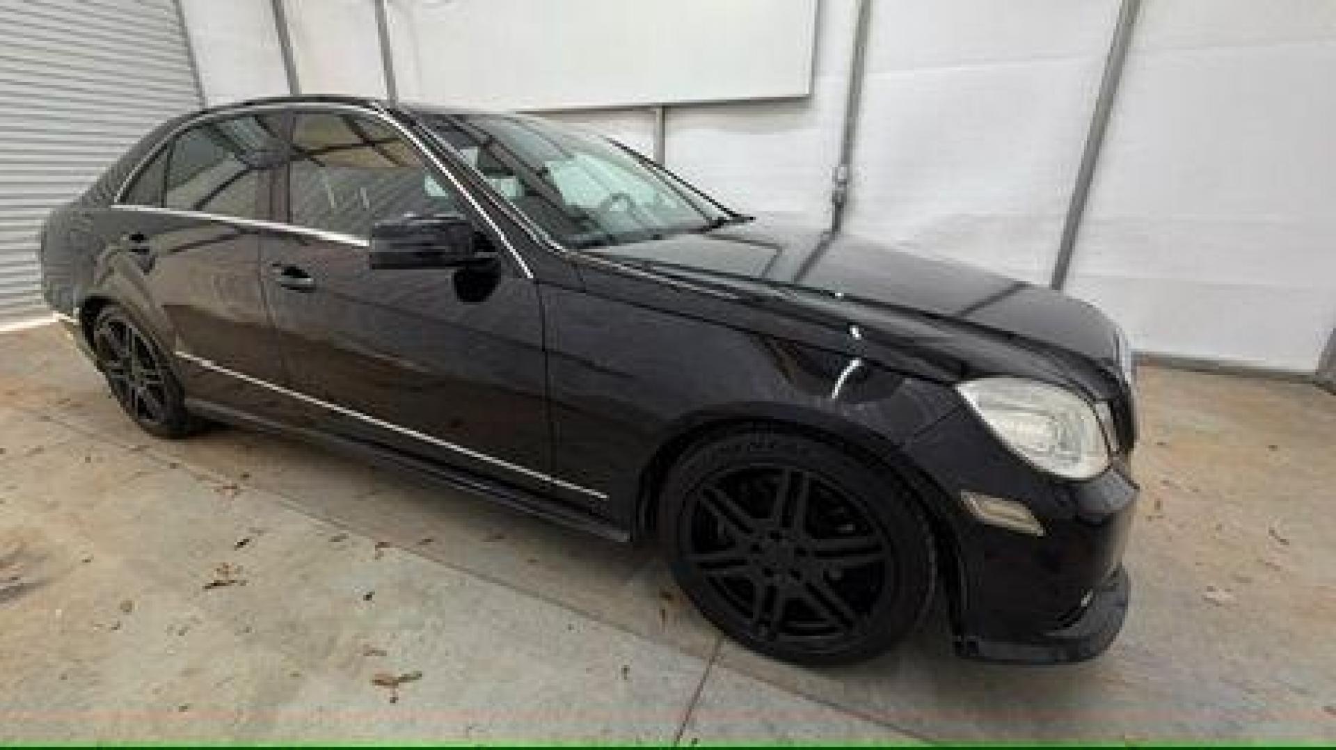 2010 Black Mercedes-Benz E-Class E350 Sedan (WDDHF5GB2AA) with an 3.5L V6 DOHC 24V engine, 7-Speed Automatic transmission, located at 1806 Veterans Memorial Hwy SW, Austell, GA, 30168, (770) 944-9558, 33.817959, -84.606987 - Photo#7