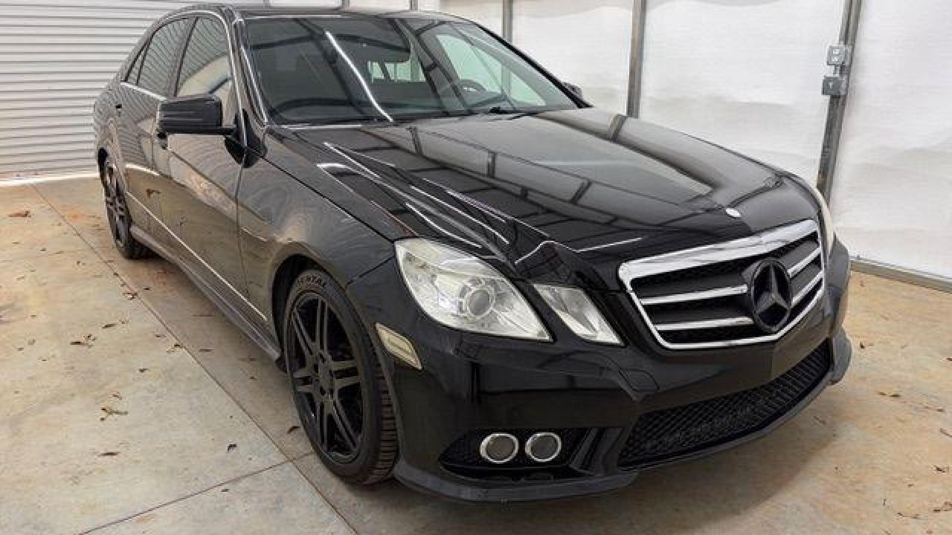2010 Black Mercedes-Benz E-Class E350 Sedan (WDDHF5GB2AA) with an 3.5L V6 DOHC 24V engine, 7-Speed Automatic transmission, located at 1806 Veterans Memorial Hwy SW, Austell, GA, 30168, (770) 944-9558, 33.817959, -84.606987 - Photo#8