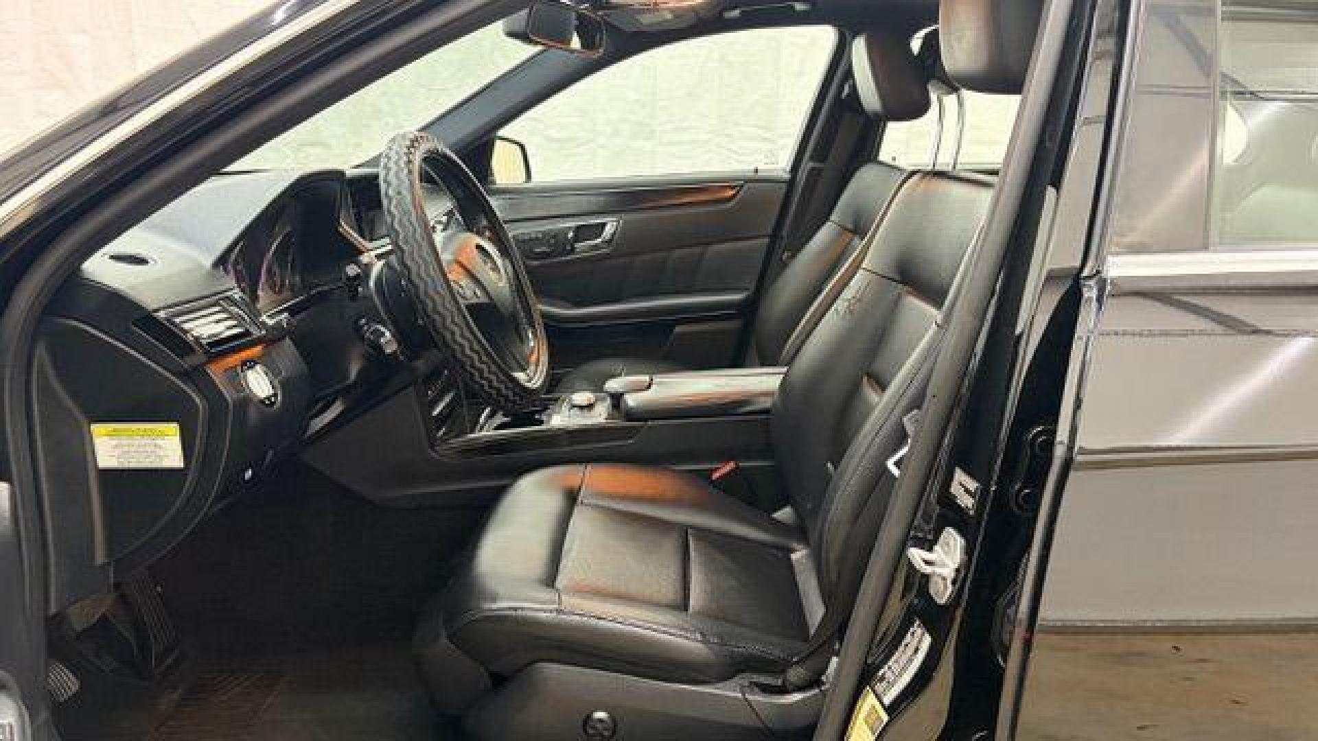 2010 Black Mercedes-Benz E-Class E350 Sedan (WDDHF5GB2AA) with an 3.5L V6 DOHC 24V engine, 7-Speed Automatic transmission, located at 1806 Veterans Memorial Hwy SW, Austell, GA, 30168, (770) 944-9558, 33.817959, -84.606987 - Photo#11