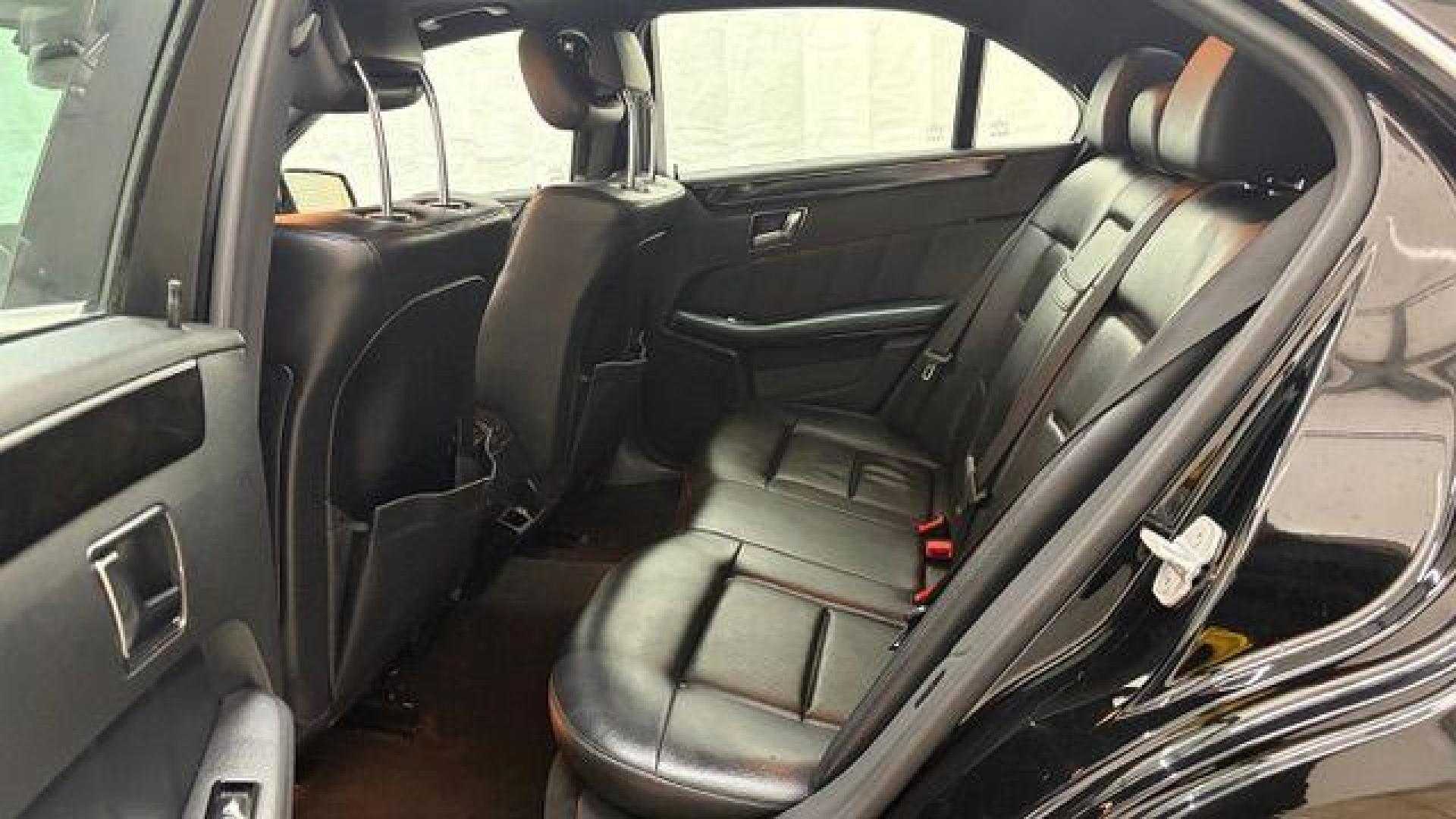 2010 Black Mercedes-Benz E-Class E350 Sedan (WDDHF5GB2AA) with an 3.5L V6 DOHC 24V engine, 7-Speed Automatic transmission, located at 1806 Veterans Memorial Hwy SW, Austell, GA, 30168, (770) 944-9558, 33.817959, -84.606987 - Photo#14