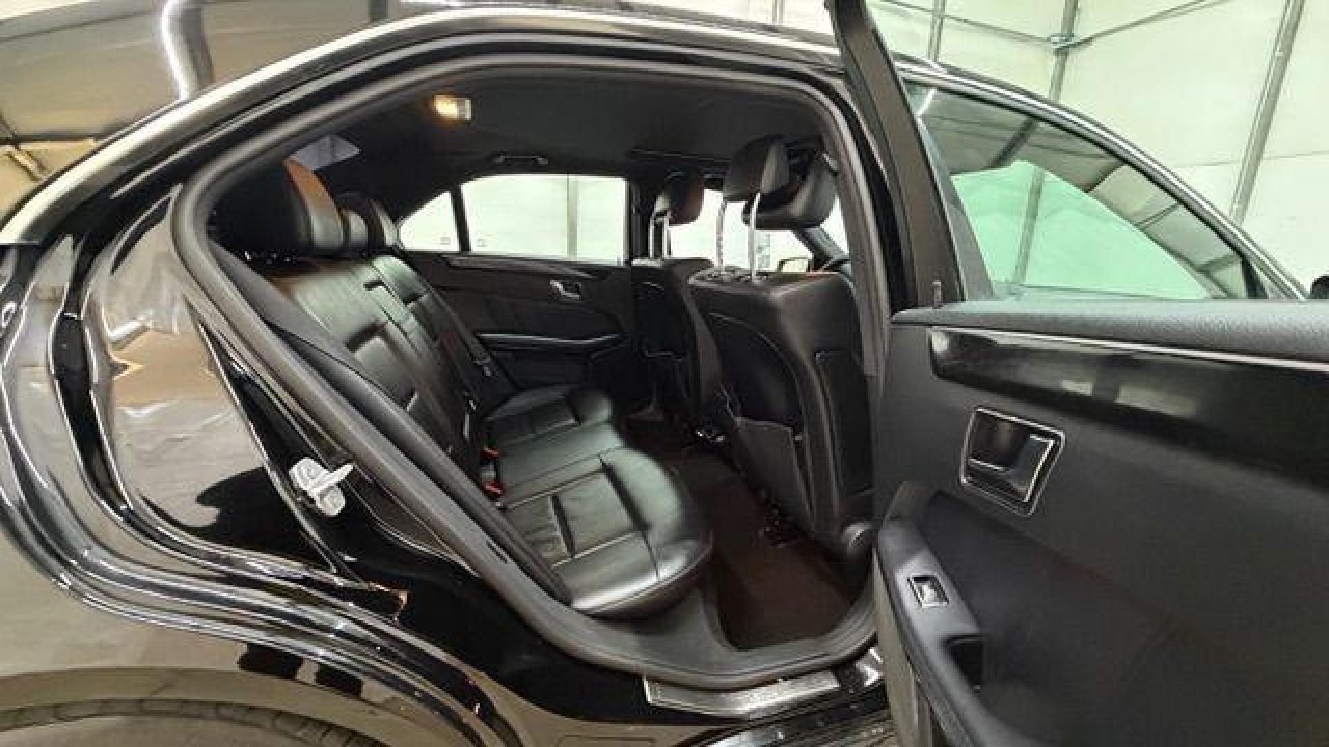 2010 Black Mercedes-Benz E-Class E350 Sedan (WDDHF5GB2AA) with an 3.5L V6 DOHC 24V engine, 7-Speed Automatic transmission, located at 1806 Veterans Memorial Hwy SW, Austell, GA, 30168, (770) 944-9558, 33.817959, -84.606987 - Photo#17