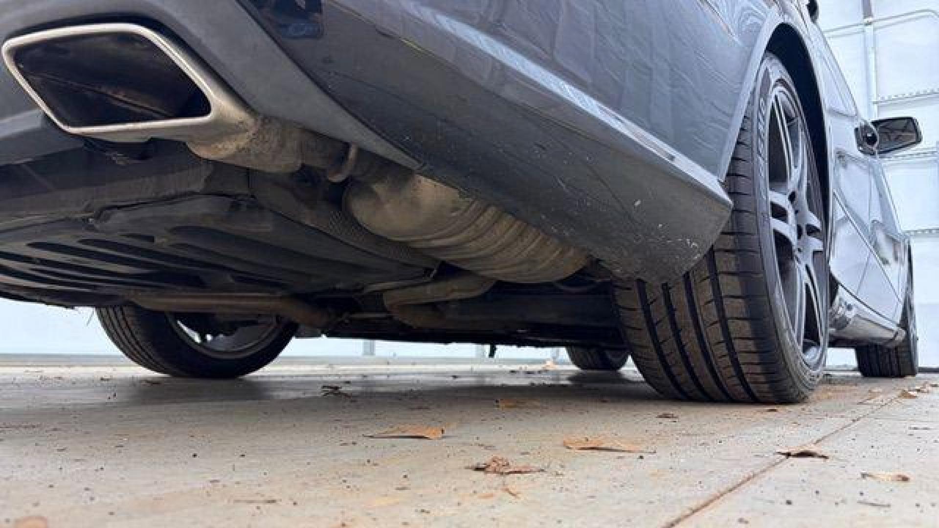 2010 Black Mercedes-Benz E-Class E350 Sedan (WDDHF5GB2AA) with an 3.5L V6 DOHC 24V engine, 7-Speed Automatic transmission, located at 1806 Veterans Memorial Hwy SW, Austell, GA, 30168, (770) 944-9558, 33.817959, -84.606987 - Photo#22