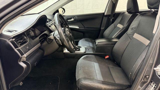 2013 GRAY Toyota Camry SE (4T1BF1FK2DU) with an 2.5L L4 DOHC 16V engine, 6-Speed Automatic transmission, located at 1806 Veterans Memorial Hwy SW, Austell, GA, 30168, (770) 944-9558, 33.817959, -84.606987 - Photo#11