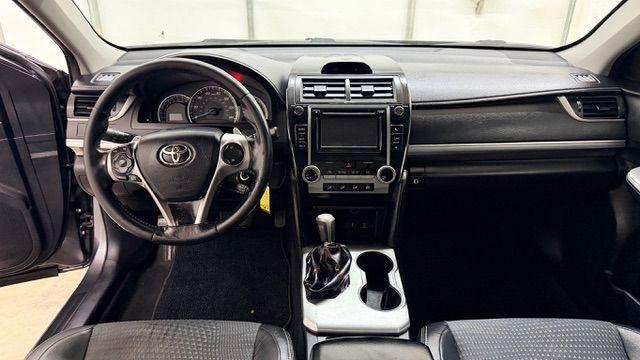 2013 GRAY Toyota Camry SE (4T1BF1FK2DU) with an 2.5L L4 DOHC 16V engine, 6-Speed Automatic transmission, located at 1806 Veterans Memorial Hwy SW, Austell, GA, 30168, (770) 944-9558, 33.817959, -84.606987 - Photo#15