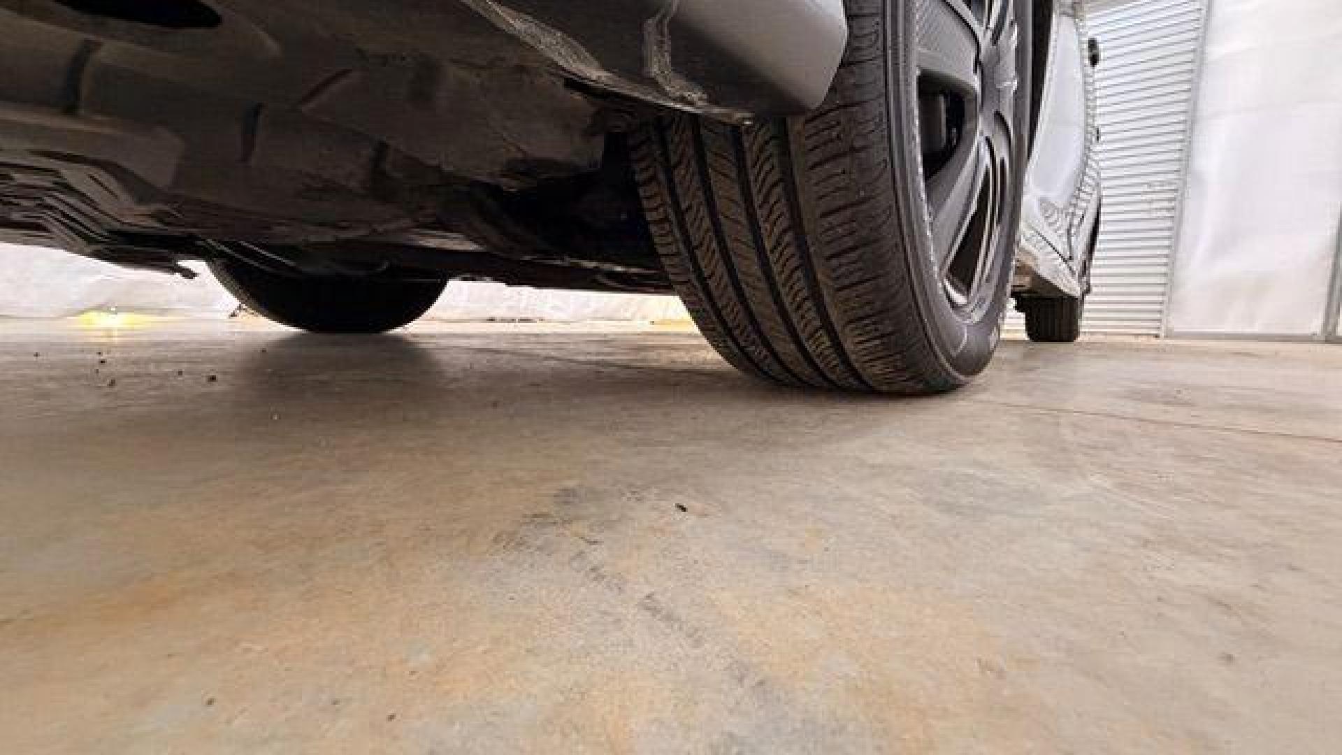 2013 GRAY Toyota Camry SE (4T1BF1FK2DU) with an 2.5L L4 DOHC 16V engine, 6-Speed Automatic transmission, located at 1806 Veterans Memorial Hwy SW, Austell, GA, 30168, (770) 944-9558, 33.817959, -84.606987 - Photo#20