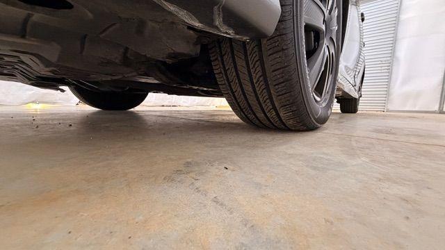 2013 GRAY Toyota Camry SE (4T1BF1FK2DU) with an 2.5L L4 DOHC 16V engine, 6-Speed Automatic transmission, located at 1806 Veterans Memorial Hwy SW, Austell, GA, 30168, (770) 944-9558, 33.817959, -84.606987 - Photo#20