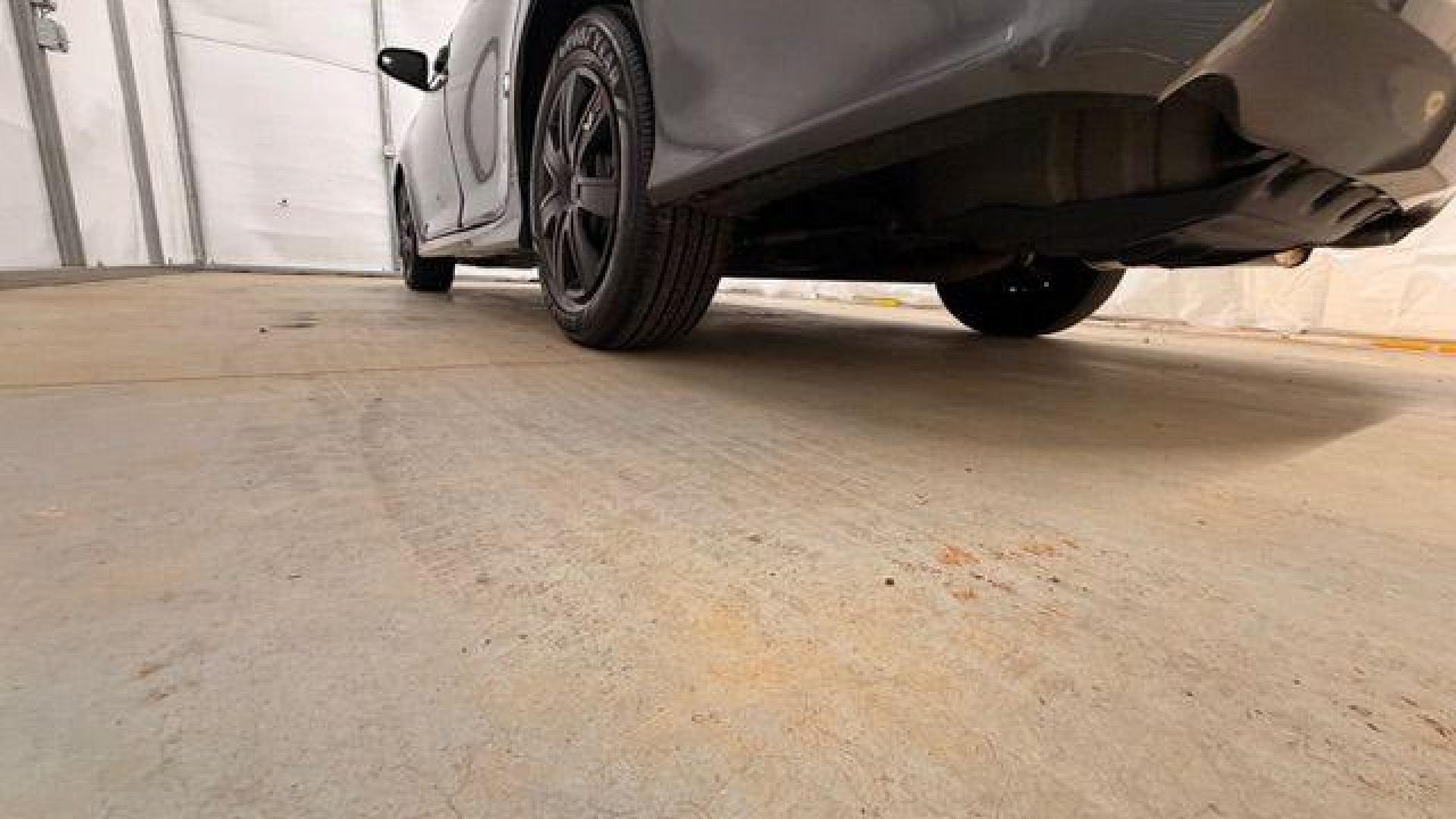 2013 GRAY Toyota Camry SE (4T1BF1FK2DU) with an 2.5L L4 DOHC 16V engine, 6-Speed Automatic transmission, located at 1806 Veterans Memorial Hwy SW, Austell, GA, 30168, (770) 944-9558, 33.817959, -84.606987 - Photo#21